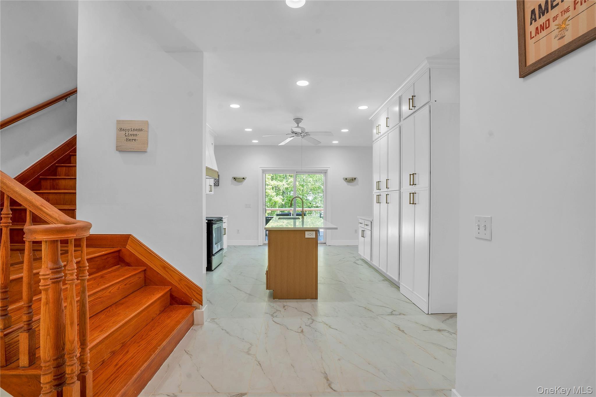 Single Family Avenue Suffolk County, NY 11946, MLS-923978-3