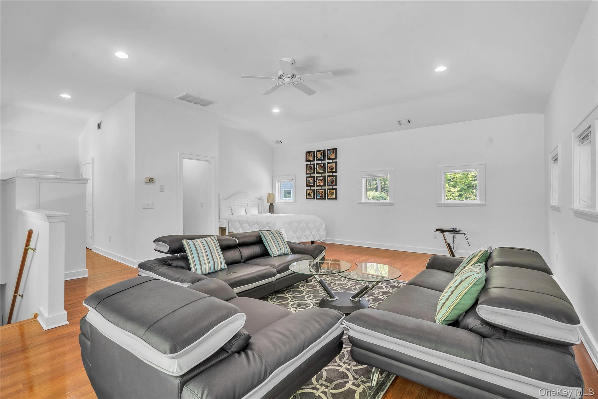 Single Family Avenue Suffolk County, NY 11946, MLS-923978-32