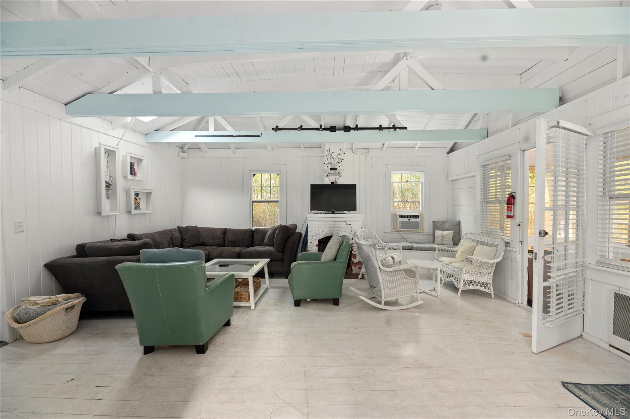 Single Family Bayberry  Suffolk County, NY 11770, MLS-923981-3