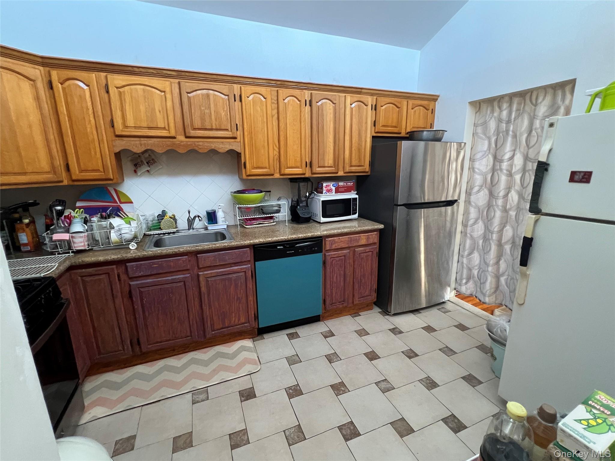 Condo Roosevelt  Queens, NY 11354, MLS-923984-23