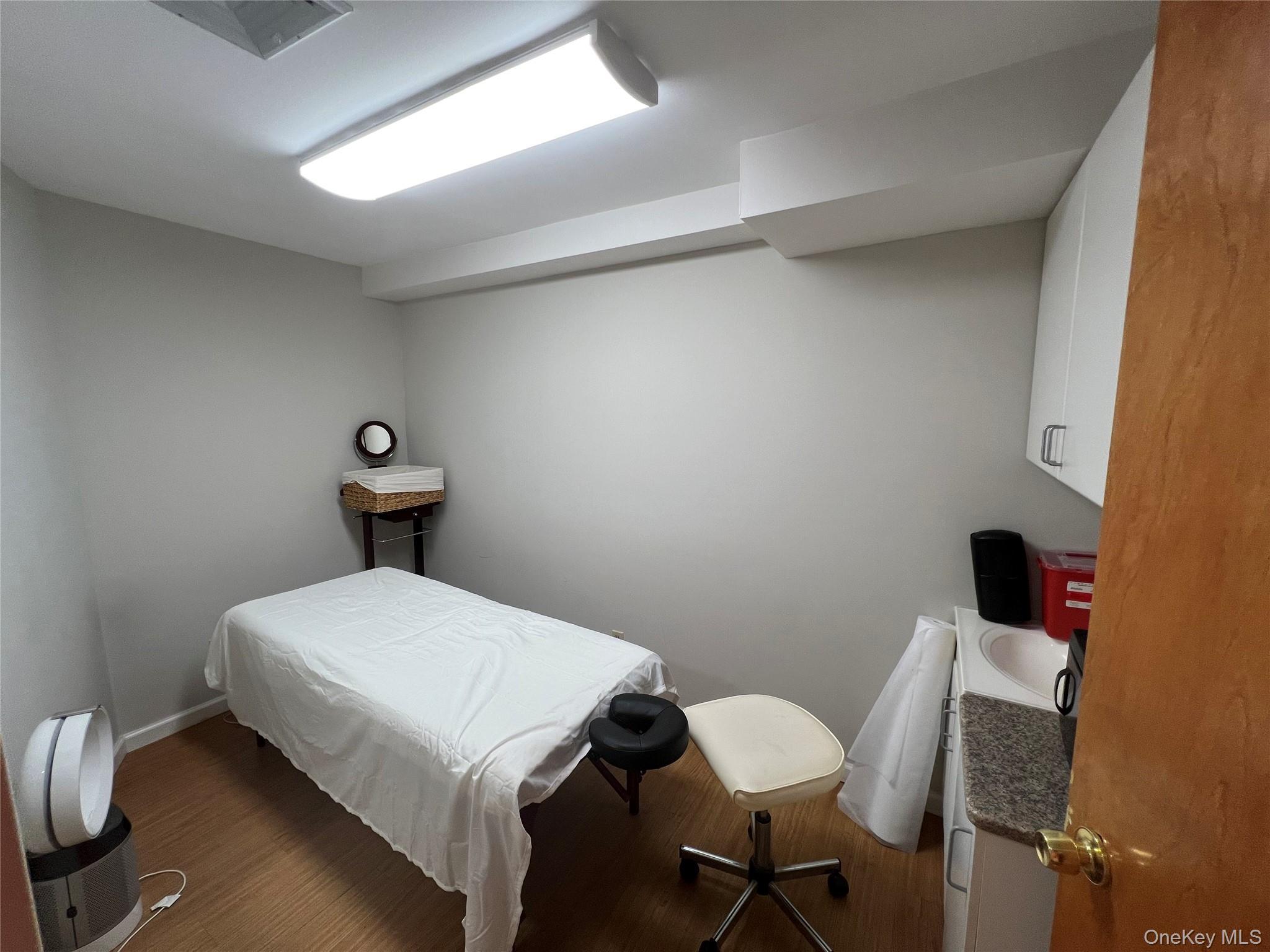 Condo Roosevelt  Queens, NY 11354, MLS-923984-4