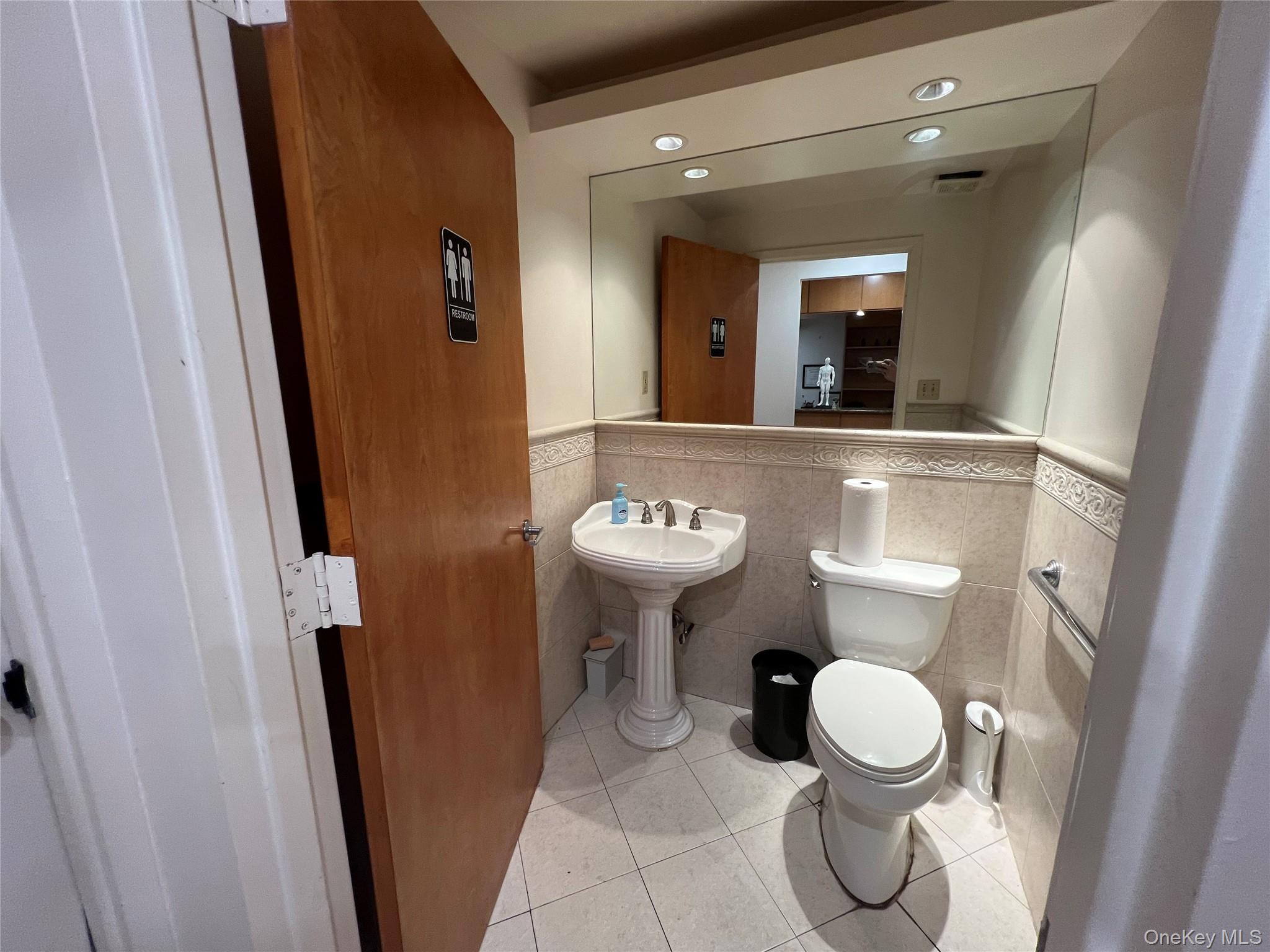 Single Family Roosevelt Queens, NY 11354, MLS-924002-10