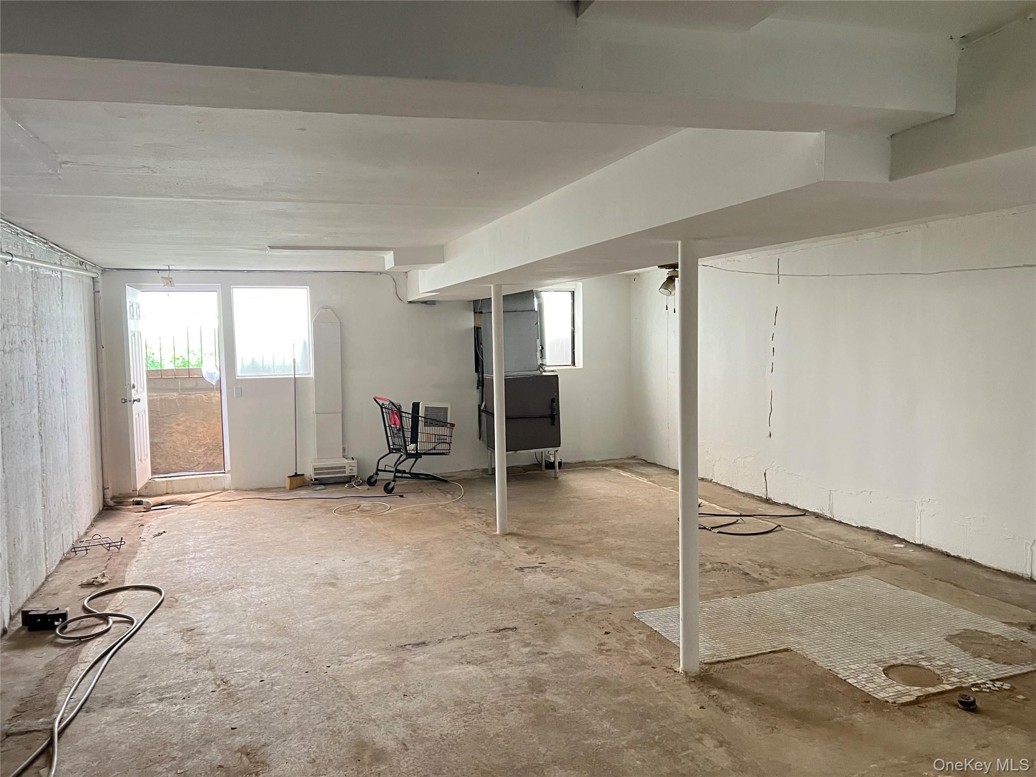 Single Family Roosevelt Queens, NY 11354, MLS-924002-30