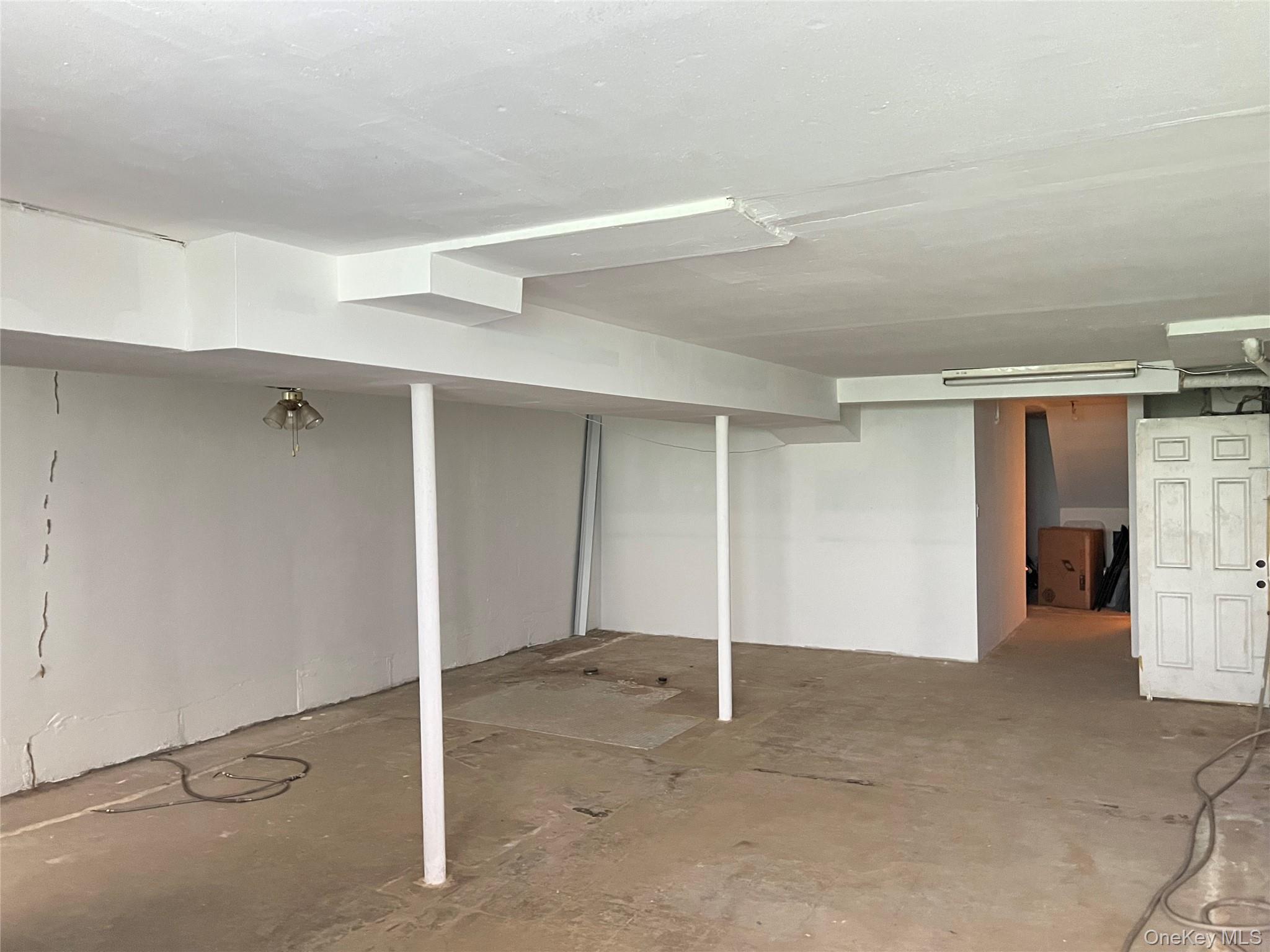 Single Family Roosevelt Queens, NY 11354, MLS-924002-31