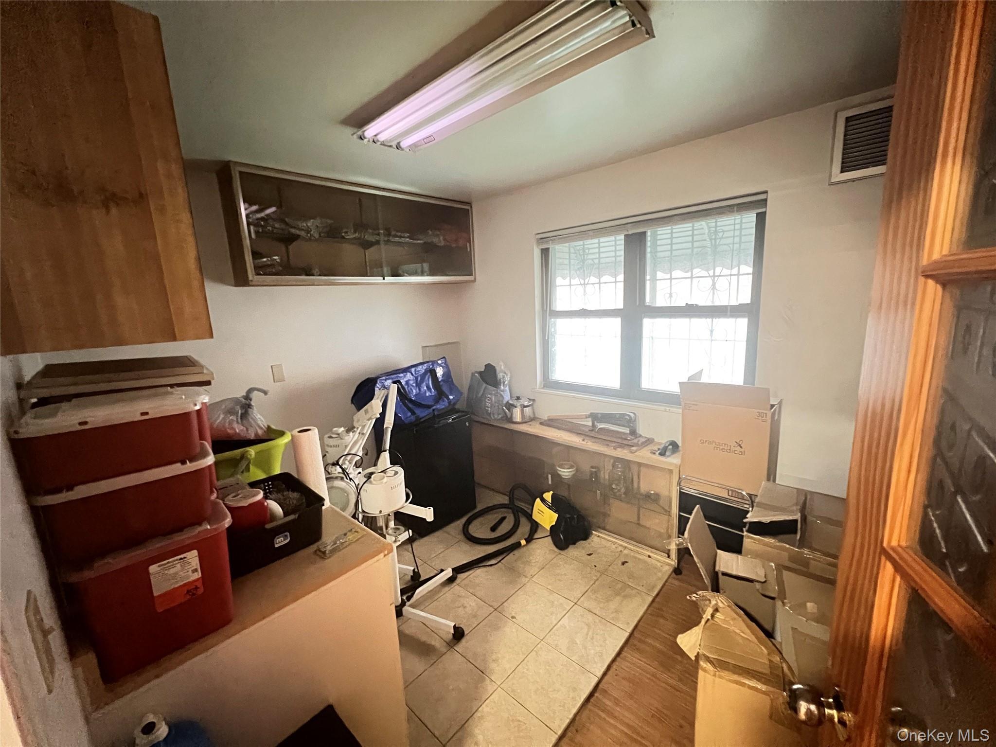 Single Family Roosevelt Queens, NY 11354, MLS-924002-9