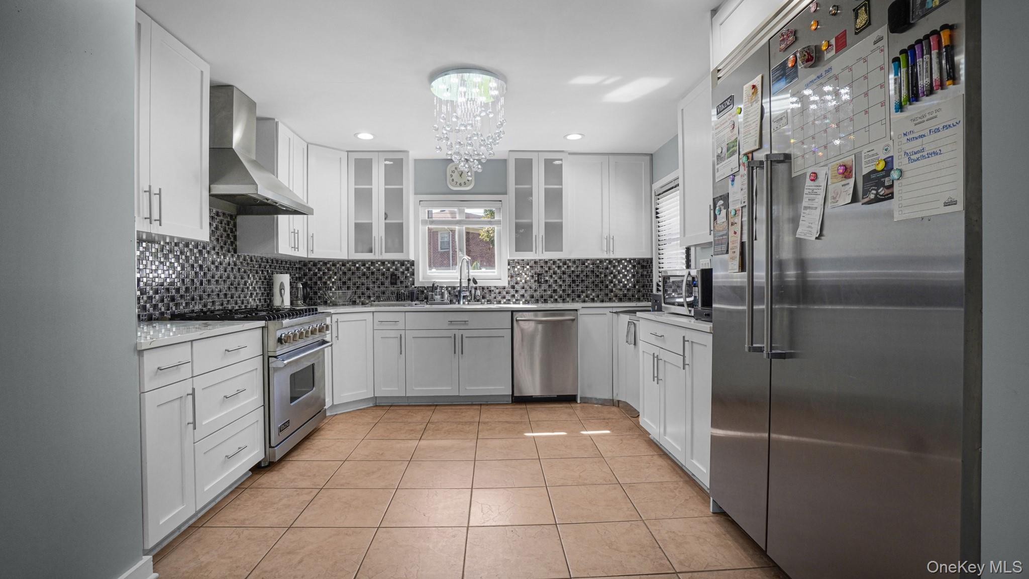 Single Family Powells Cove Queens, NY 11357, MLS-924005-12