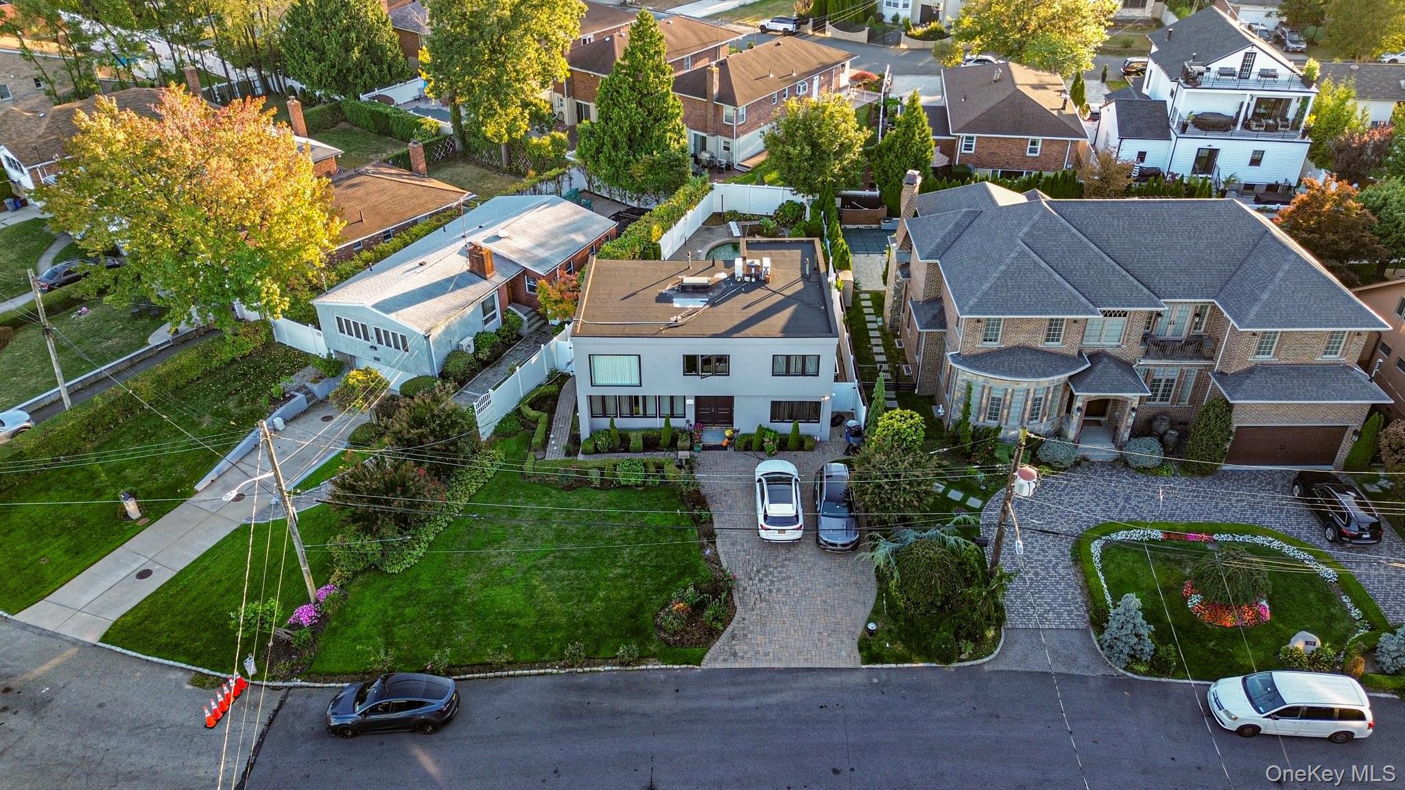 Single Family Powells Cove Queens, NY 11357, MLS-924005-2