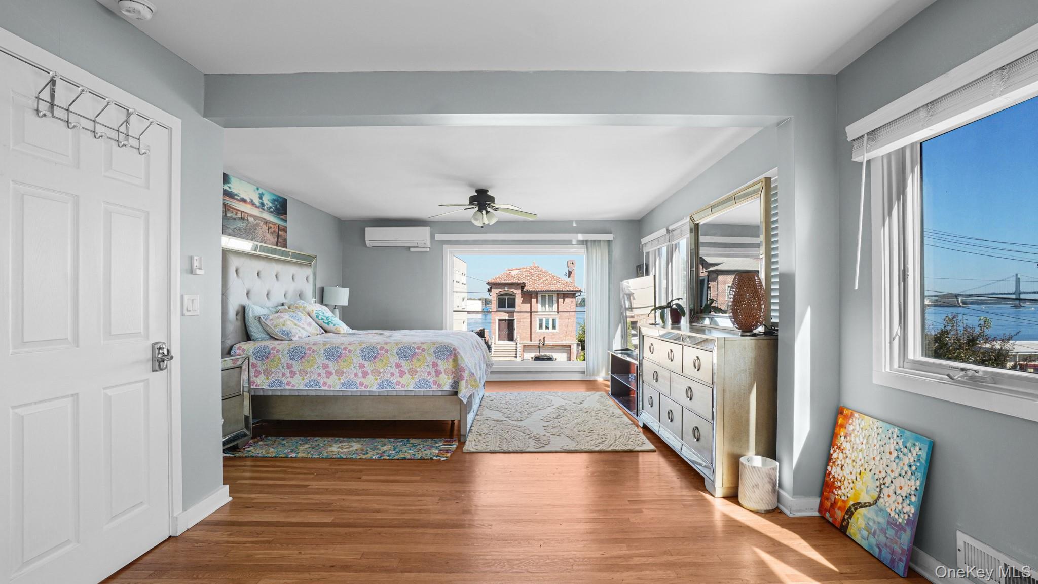 Single Family Powells Cove Queens, NY 11357, MLS-924005-25