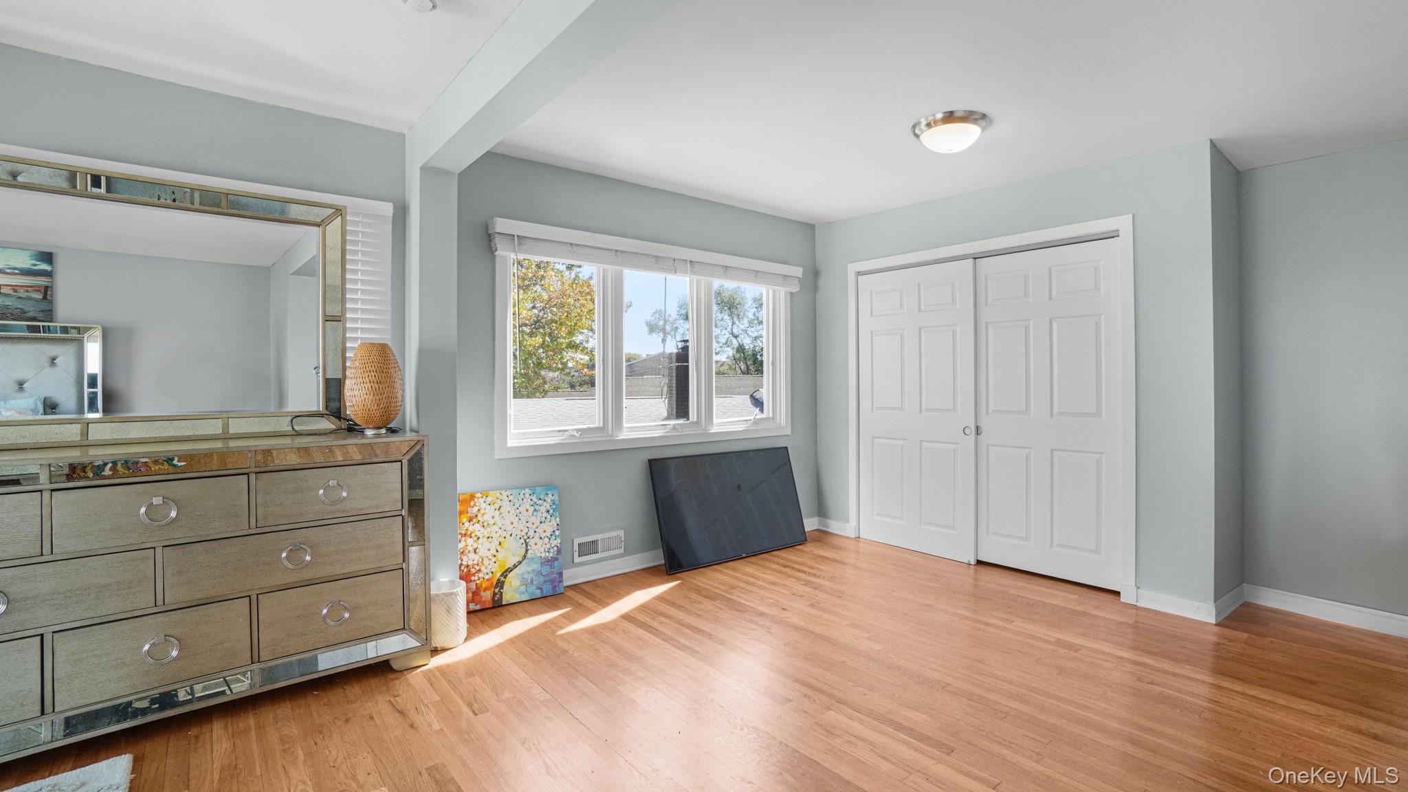 Single Family Powells Cove Queens, NY 11357, MLS-924005-26