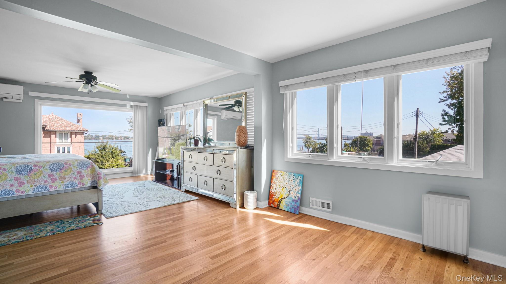 Single Family Powells Cove Queens, NY 11357, MLS-924005-30