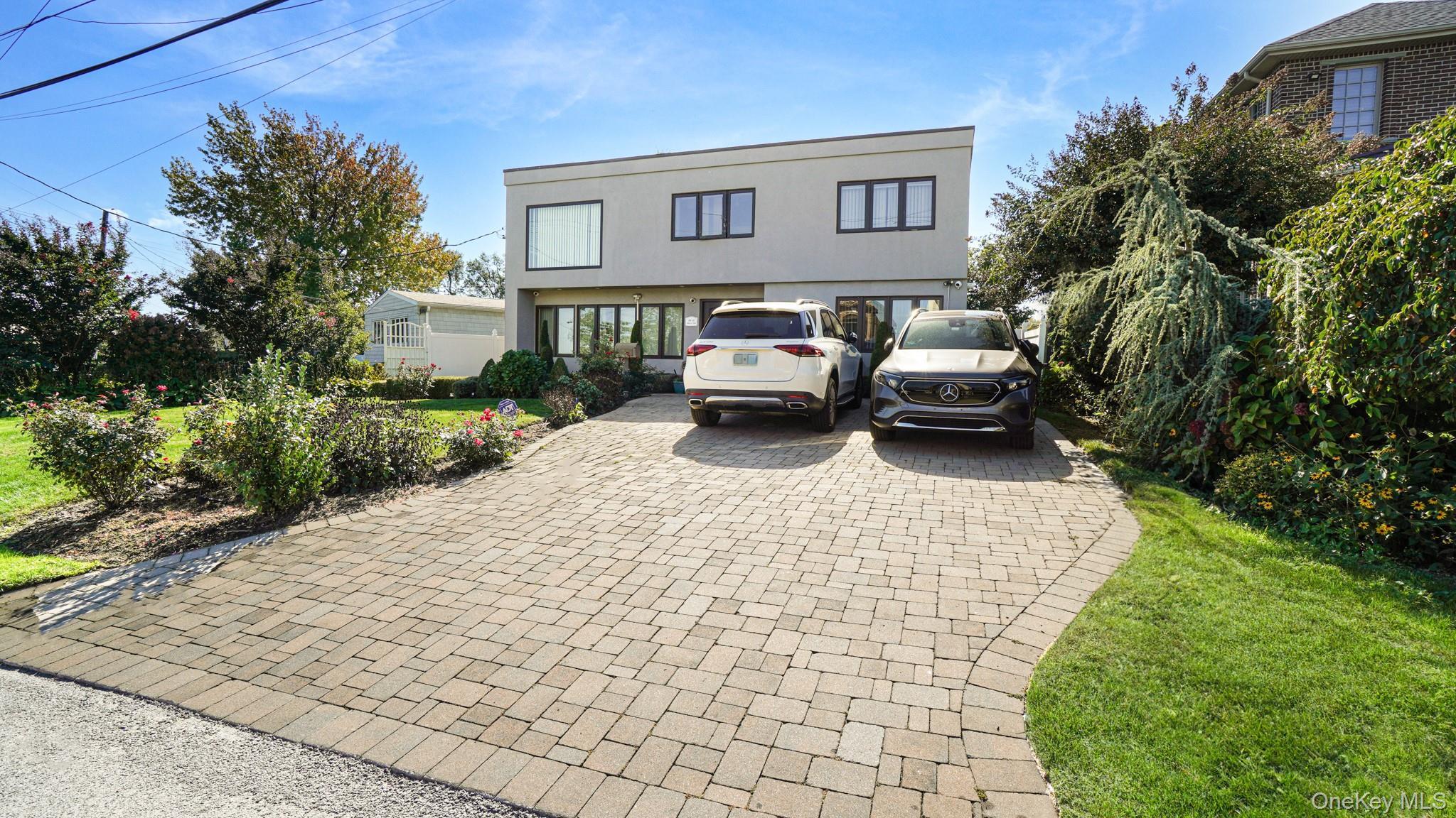 Single Family Powells Cove Queens, NY 11357, MLS-924005-41