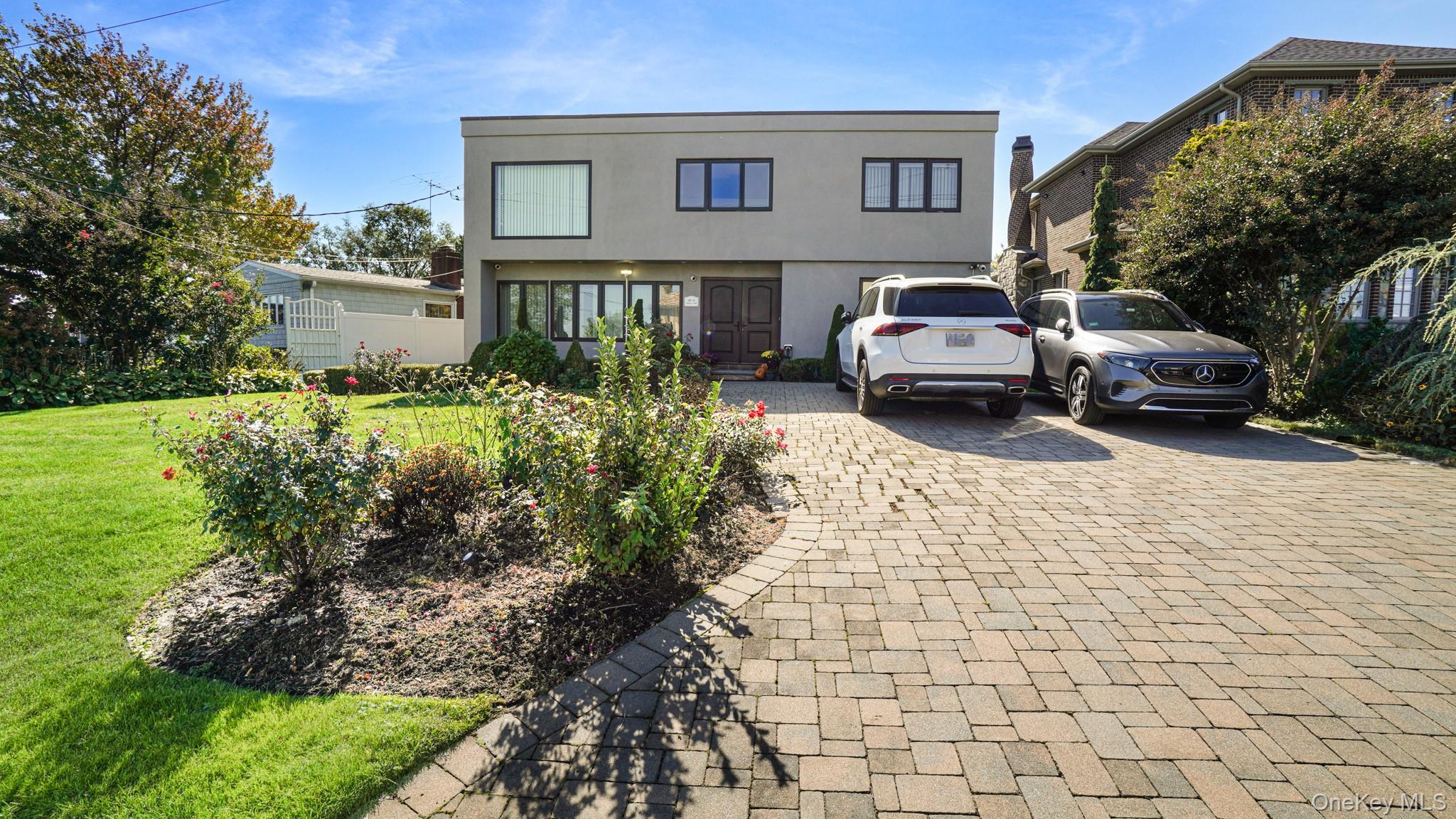 Single Family Powells Cove Queens, NY 11357, MLS-924005-42