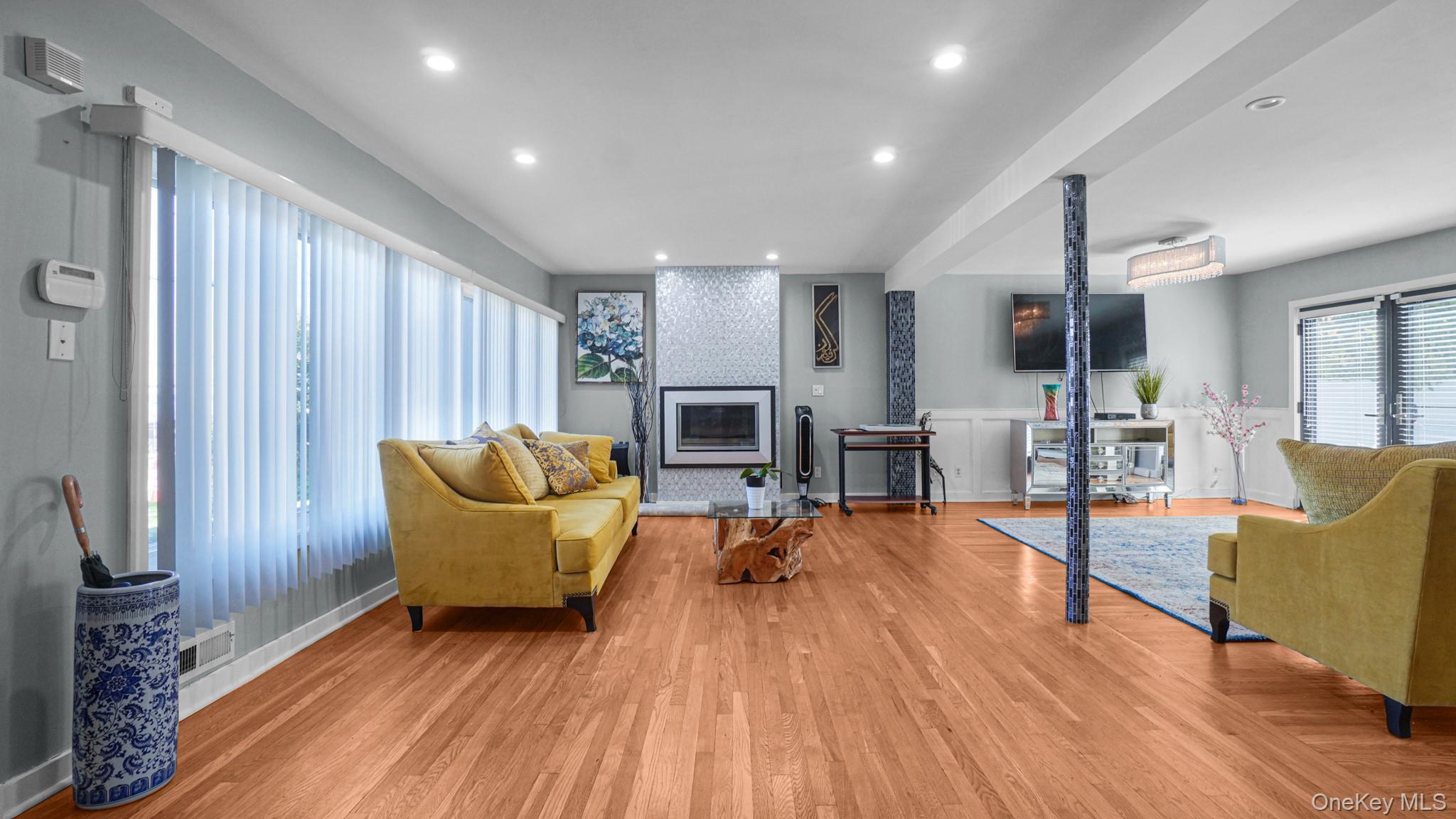 Single Family Powells Cove Queens, NY 11357, MLS-924005-5