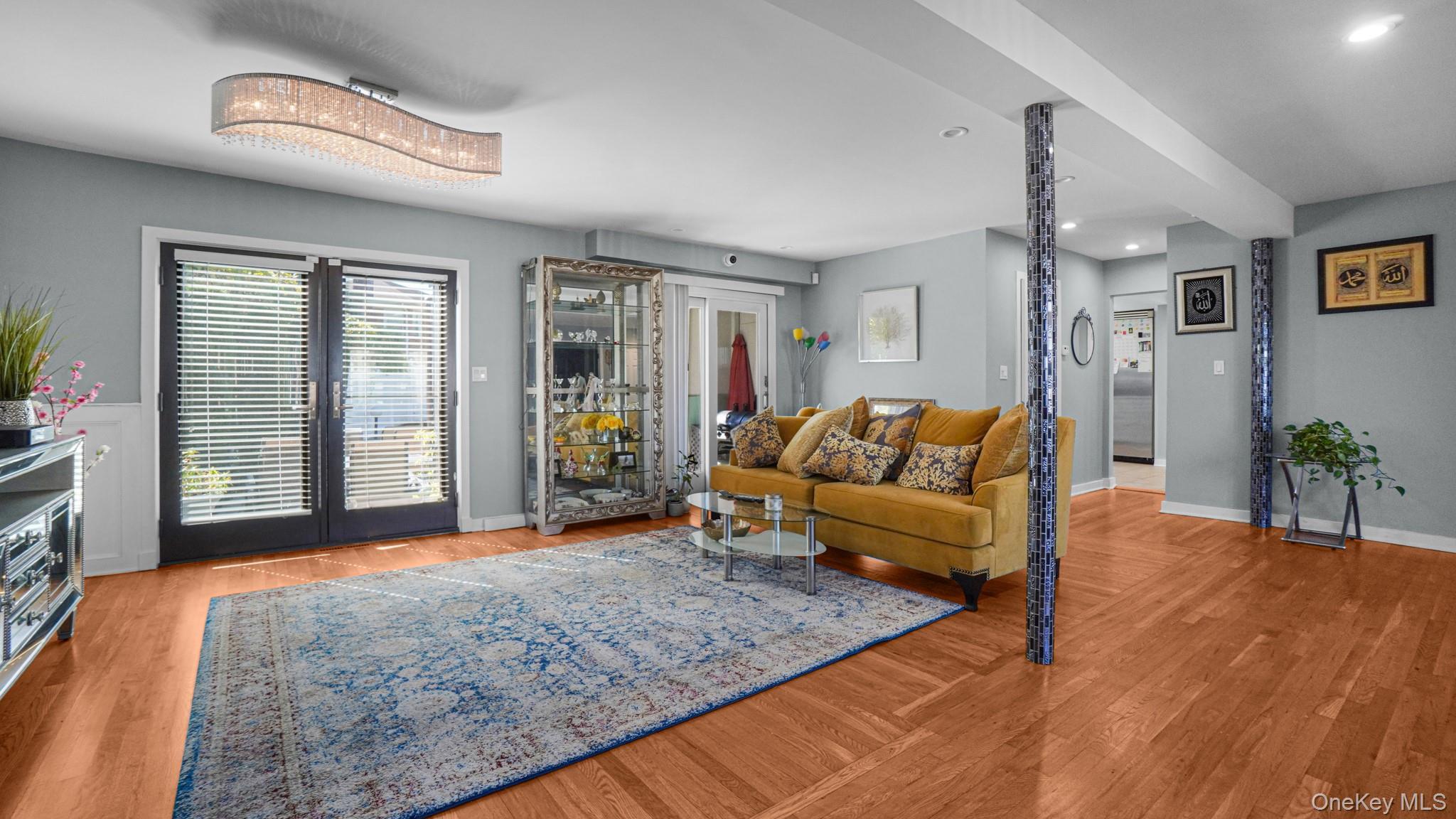 Single Family Powells Cove Queens, NY 11357, MLS-924005-6