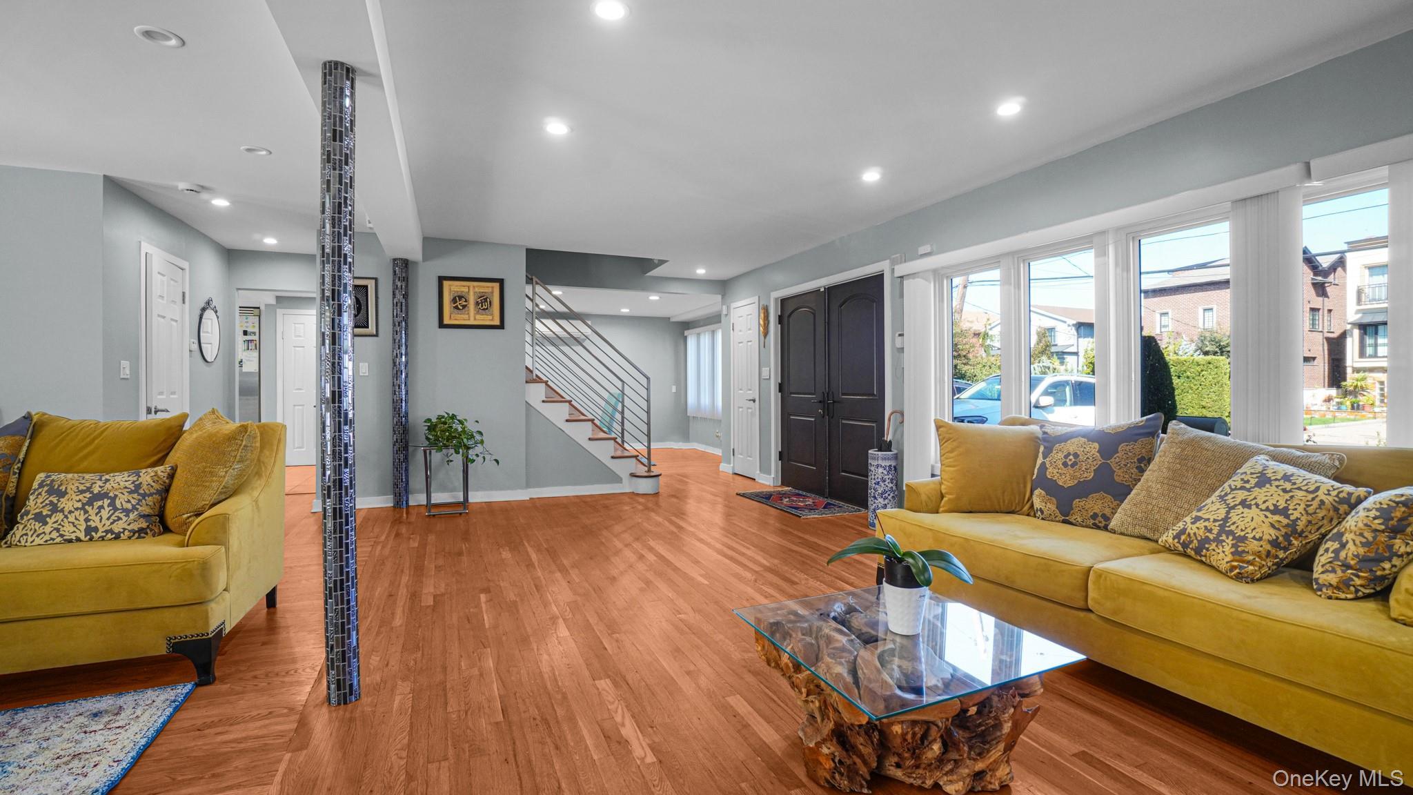 Single Family Powells Cove Queens, NY 11357, MLS-924005-9