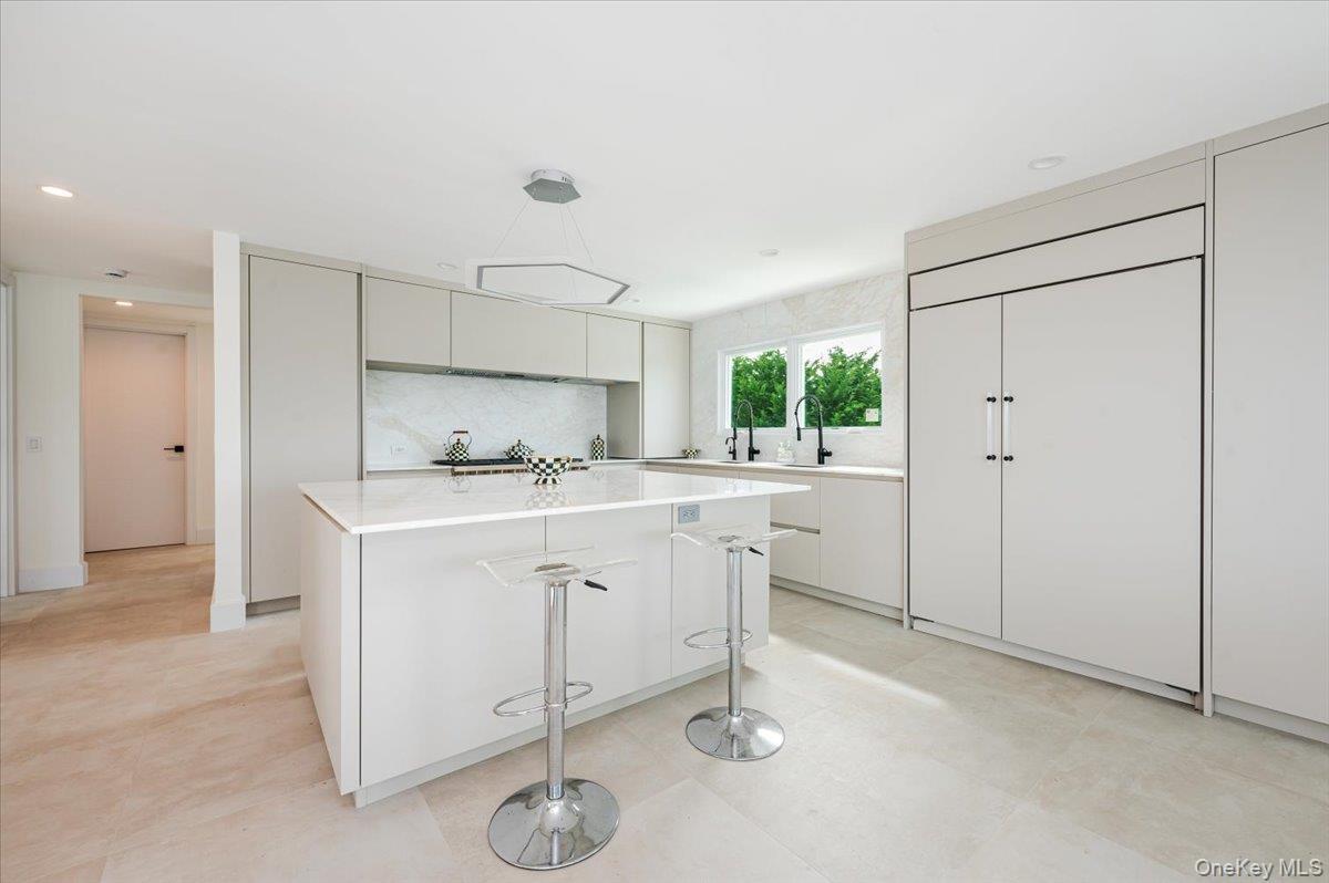 Single Family Albany Nassau County, NY 11509, MLS-924009-10