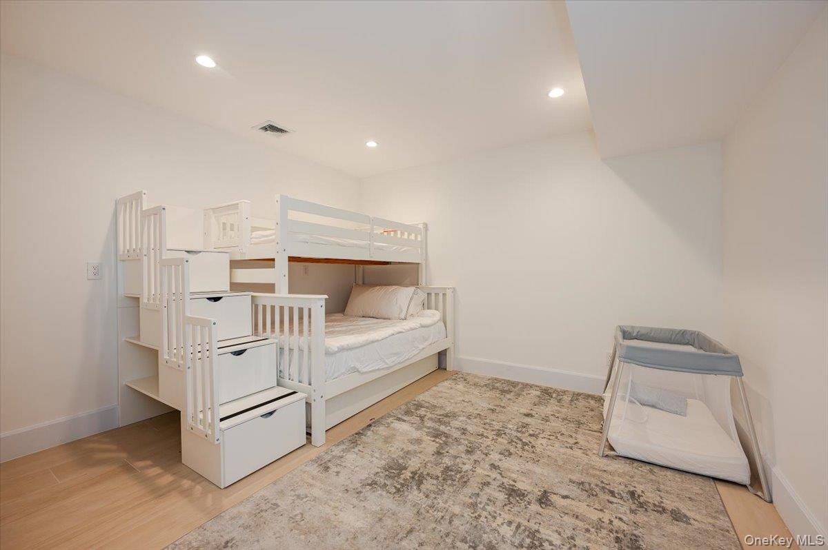 Single Family Albany Nassau County, NY 11509, MLS-924009-23