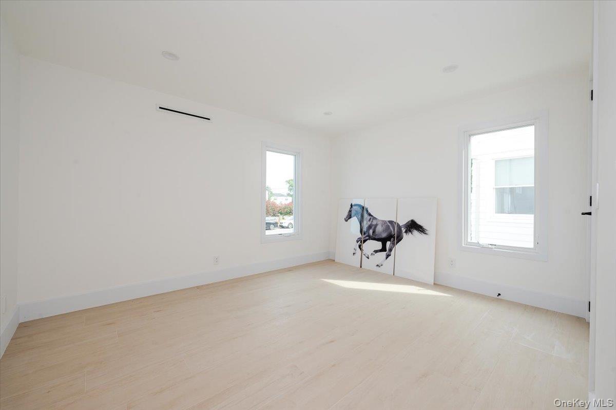 Single Family Albany Nassau County, NY 11509, MLS-924009-25