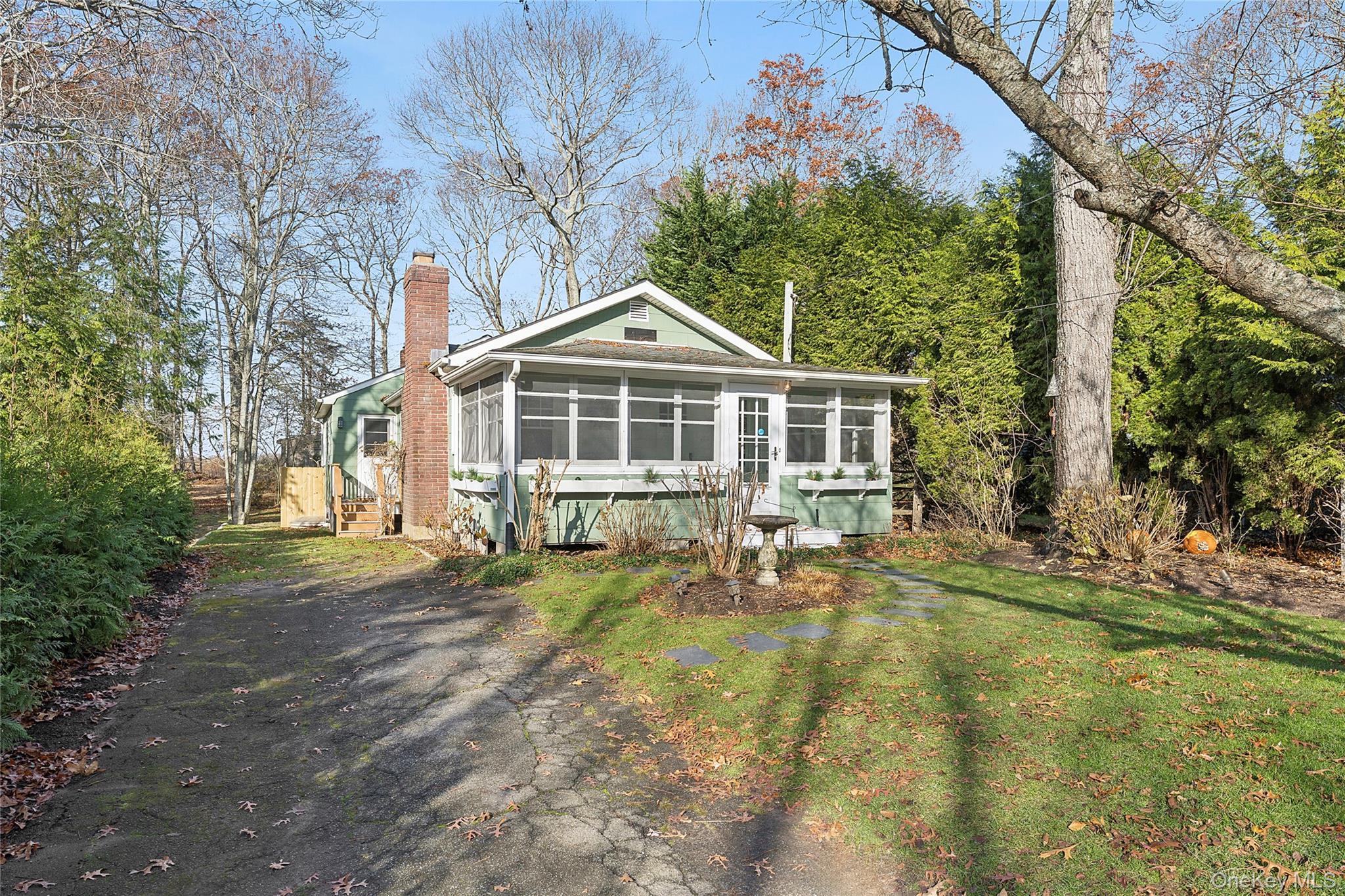 Single Family Peconic Bay  Suffolk County, NY 11948, MLS-924010-11