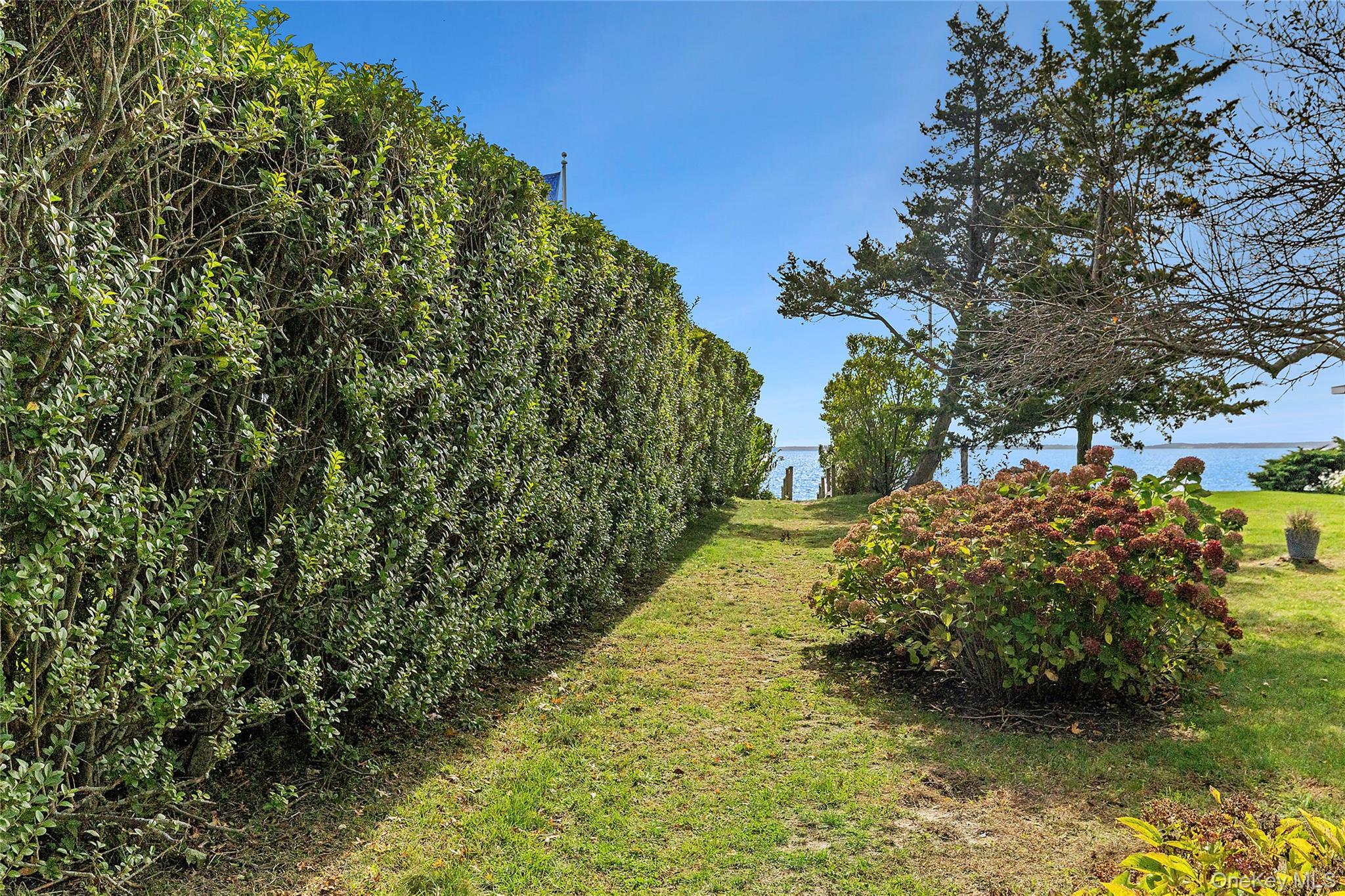 Single Family Peconic Bay  Suffolk County, NY 11948, MLS-924010-12