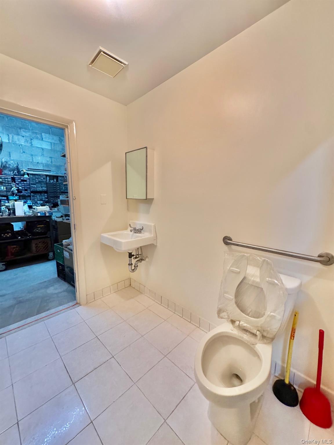 Commercial Lease 62nd Brooklyn, NY 11220, MLS-924011-18