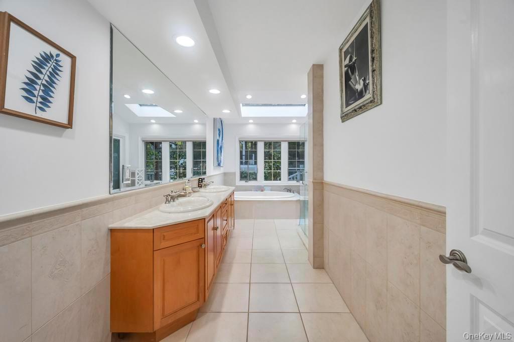 Single Family Fox Hollow Ridings Suffolk County, NY 11768, MLS-924019-22