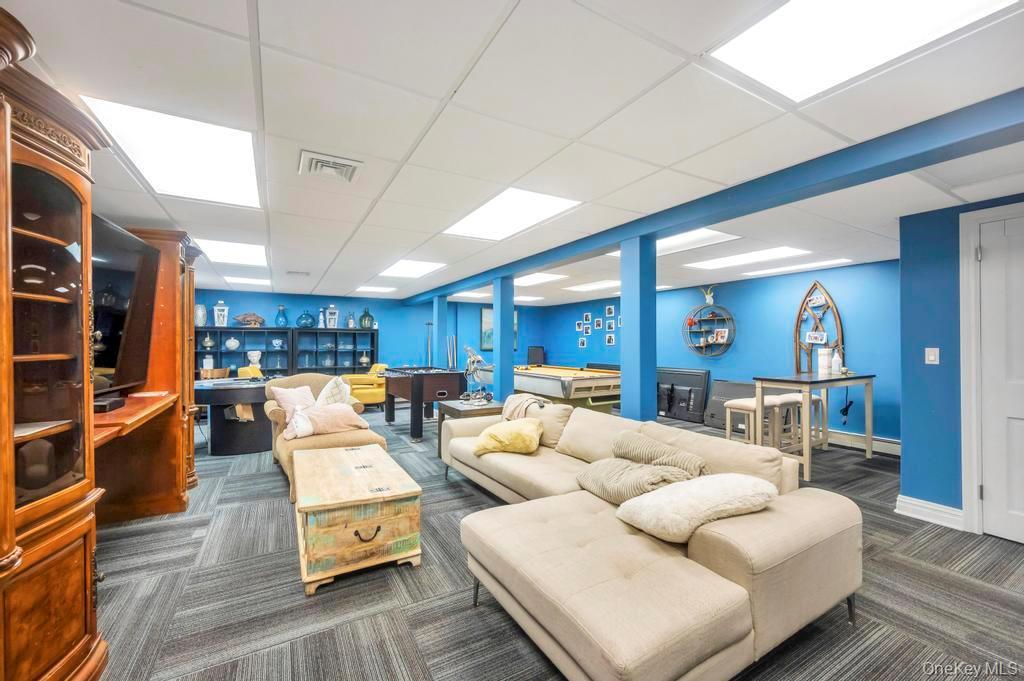 Single Family Fox Hollow Ridings Suffolk County, NY 11768, MLS-924019-30