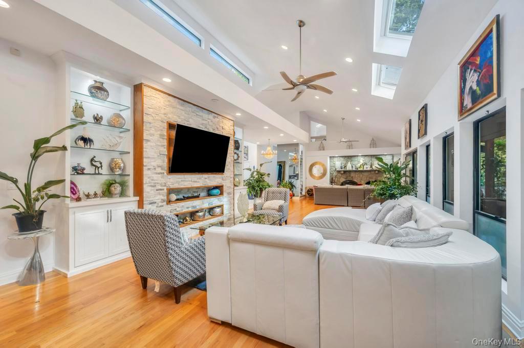 Single Family Fox Hollow Ridings Suffolk County, NY 11768, MLS-924019-8