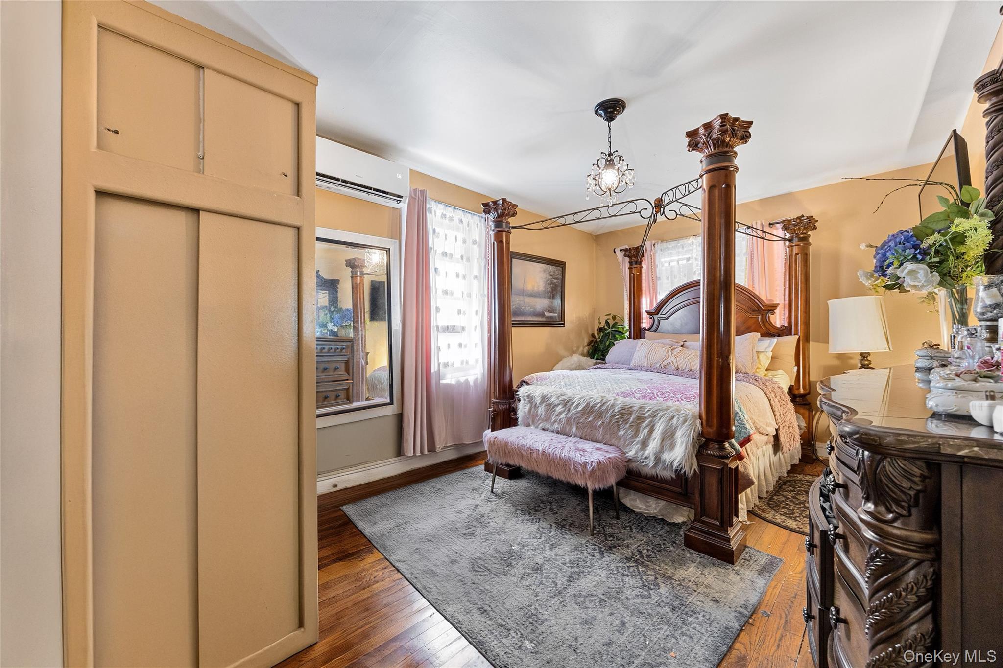 Single Family Gunther Bronx, NY 10469, MLS-924051-6