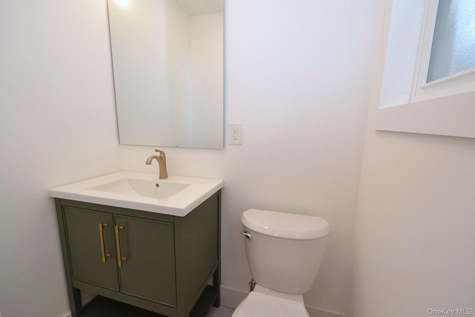 Single Family Clinton  Suffolk County, NY 11934, MLS-924077-11