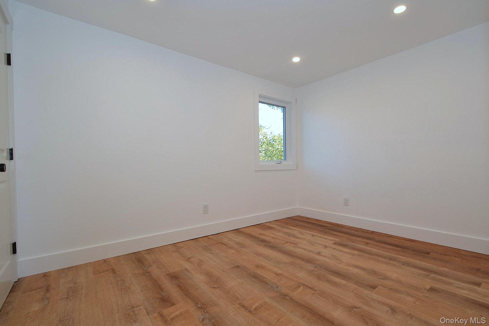 Single Family Clinton  Suffolk County, NY 11934, MLS-924077-15