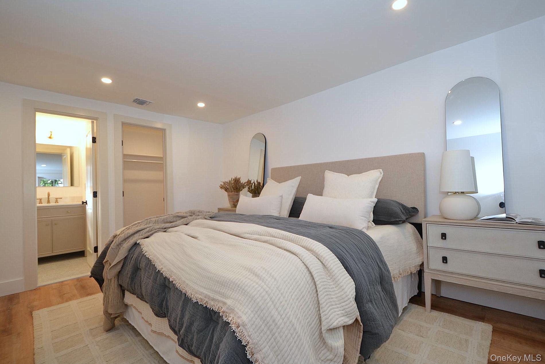 Single Family Clinton  Suffolk County, NY 11934, MLS-924077-20