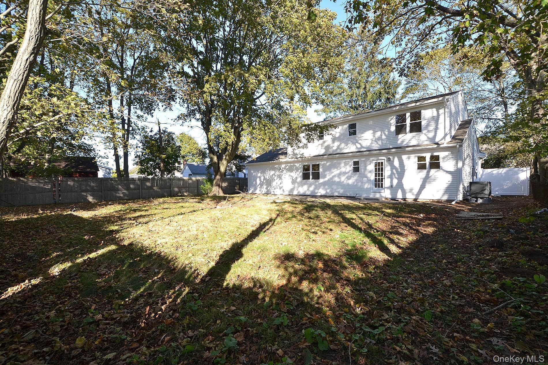 Single Family Clinton  Suffolk County, NY 11934, MLS-924077-23