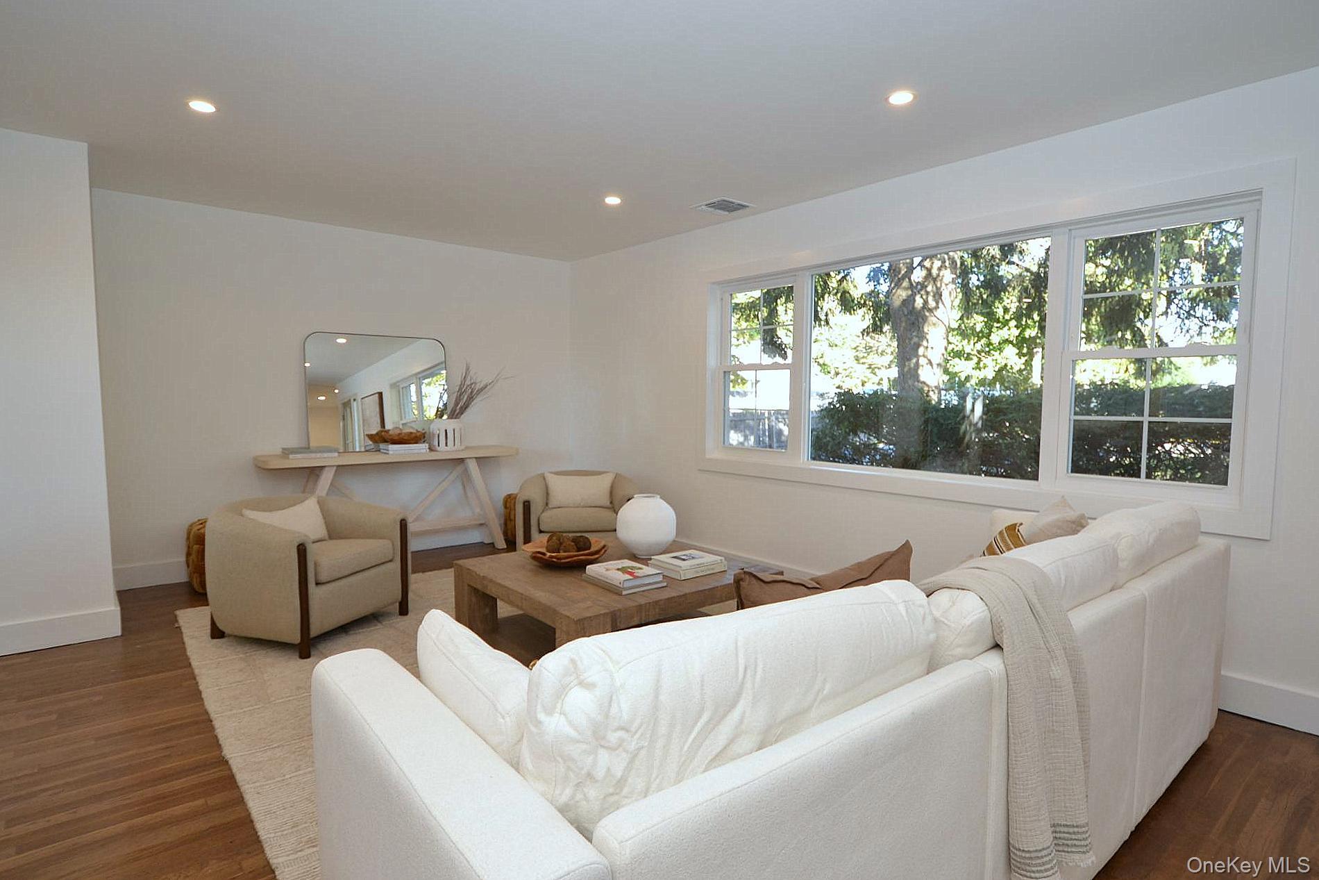 Single Family Clinton  Suffolk County, NY 11934, MLS-924077-9