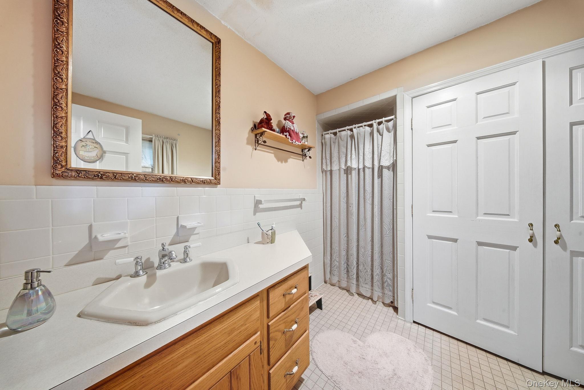 Single Family Coopers Corner Sullivan County, NY 12701, MLS-924119-24