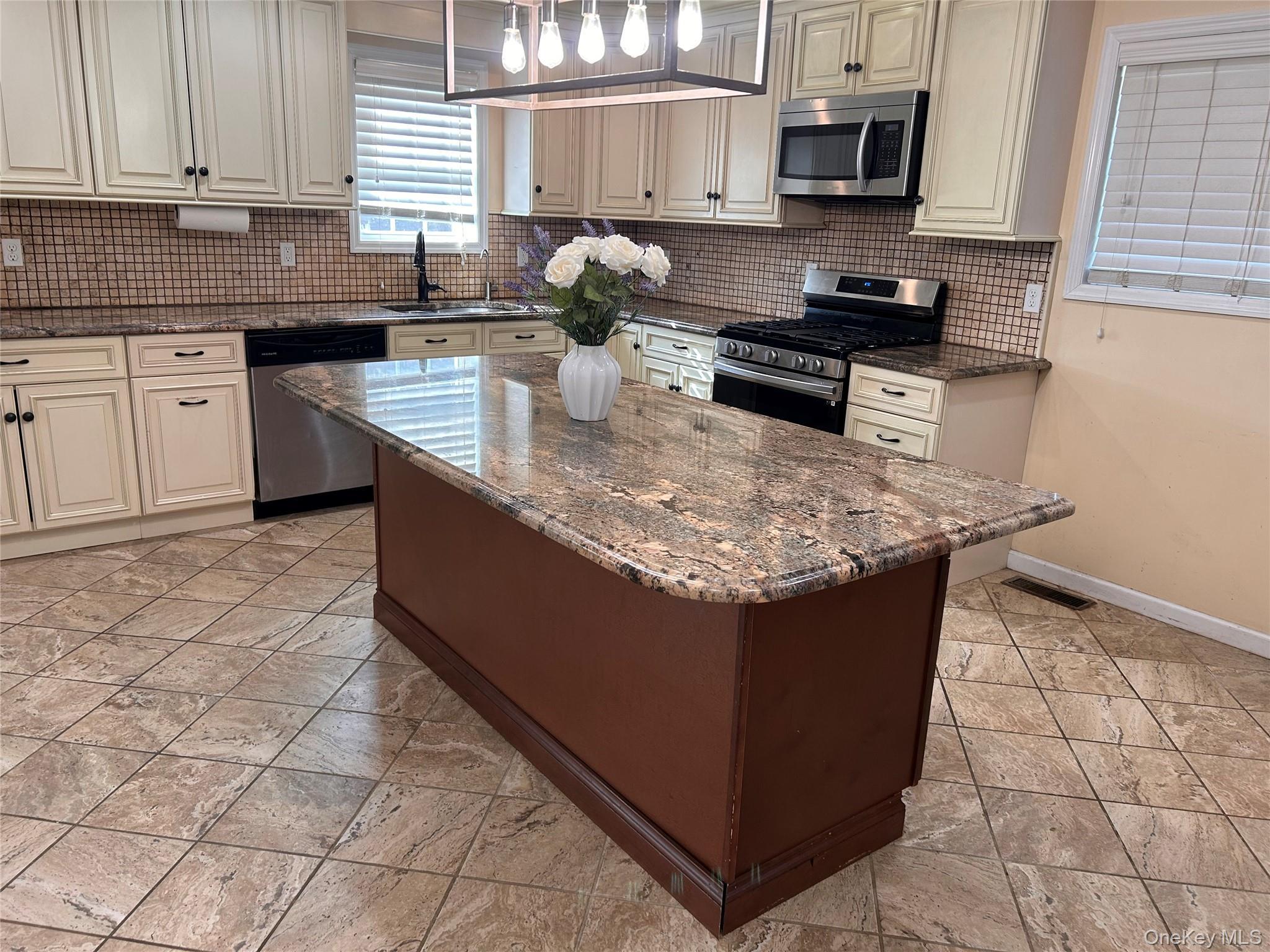 Single Family Robinson Dutchess County, NY 12590, MLS-924121-11