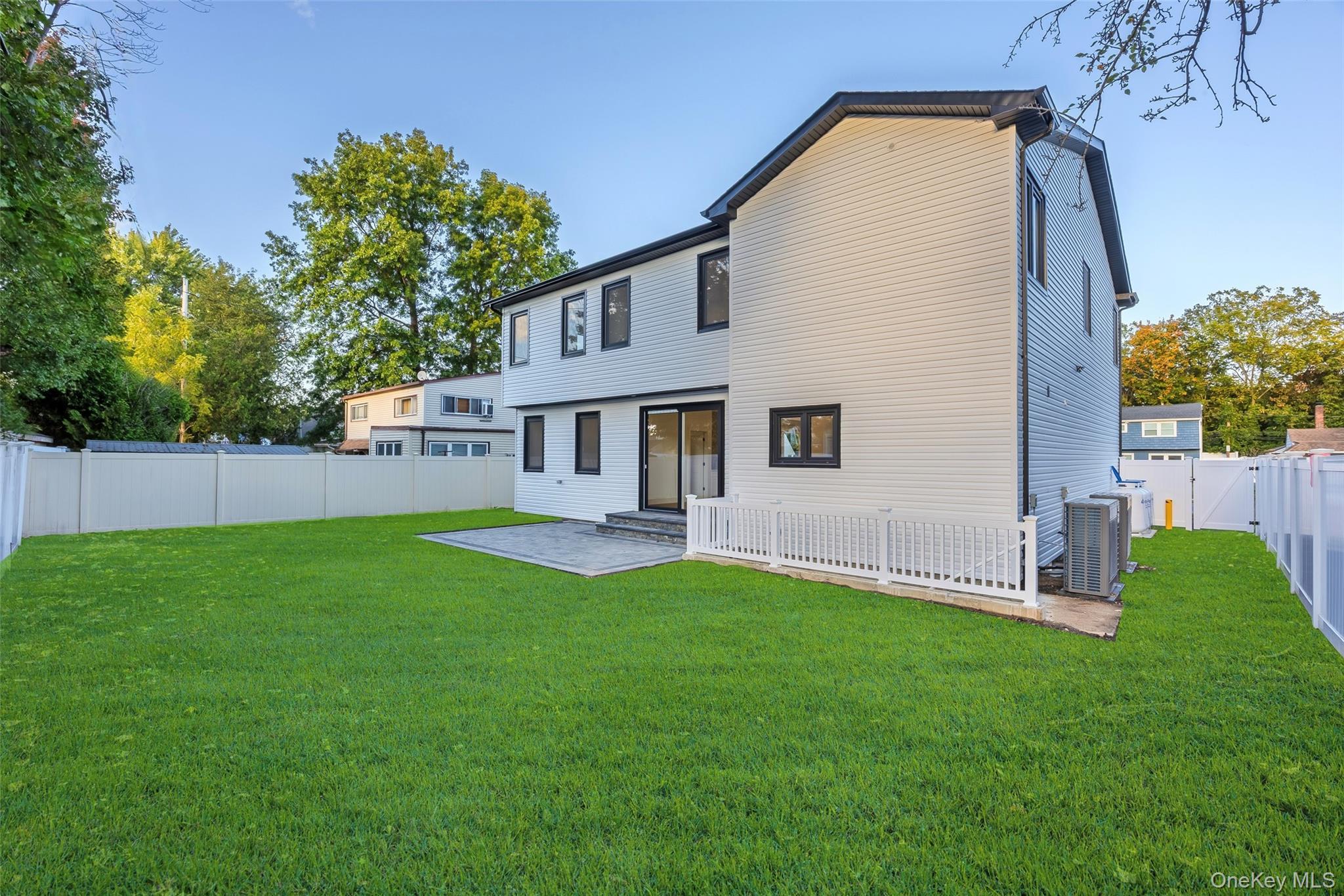 Single Family Friends Nassau County, NY 11590, MLS-924139-37