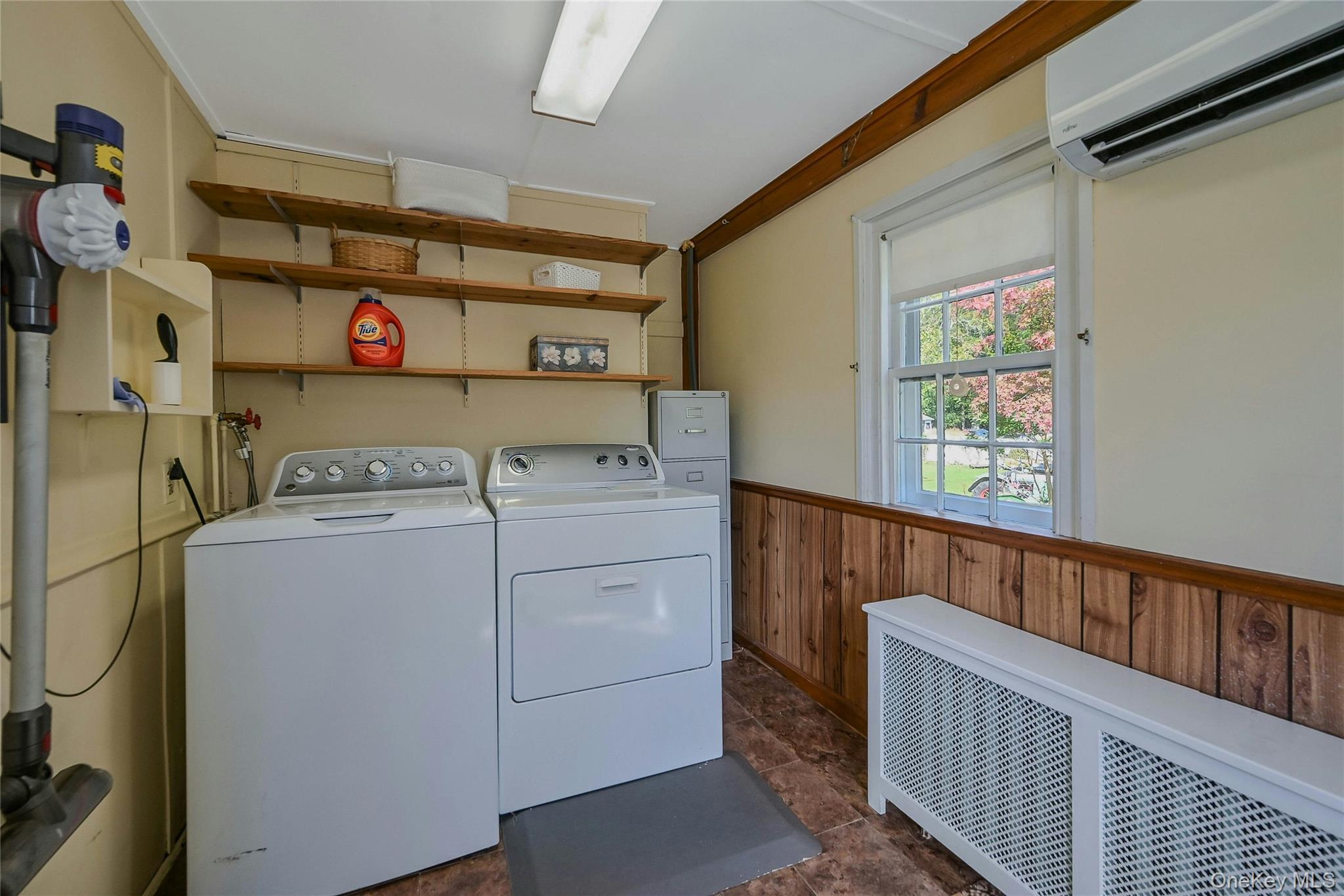 Single Family Country  Suffolk County, NY 11766, MLS-924177-21