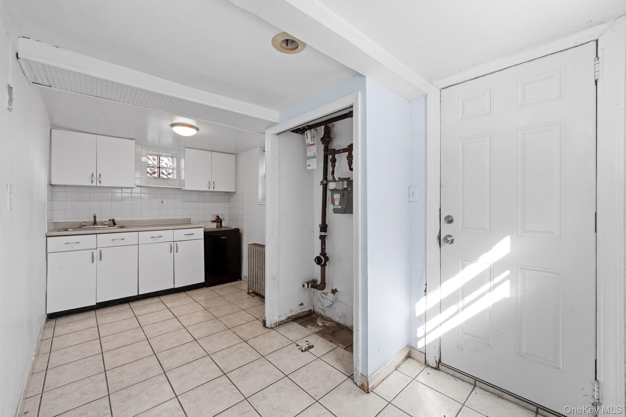 Single Family Virginia  Bronx, NY 10472, MLS-924220-21