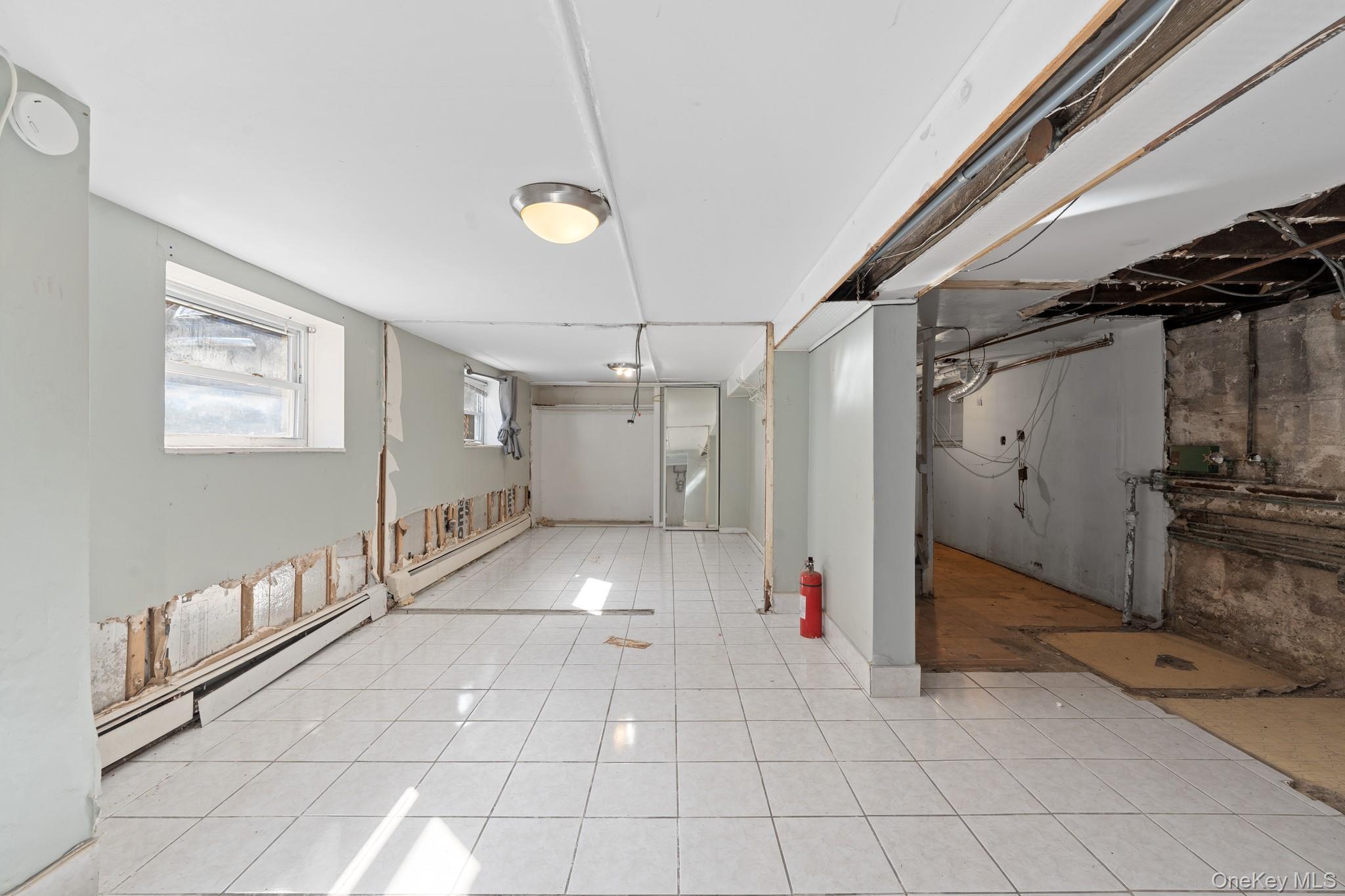 Single Family Virginia  Bronx, NY 10472, MLS-924220-22