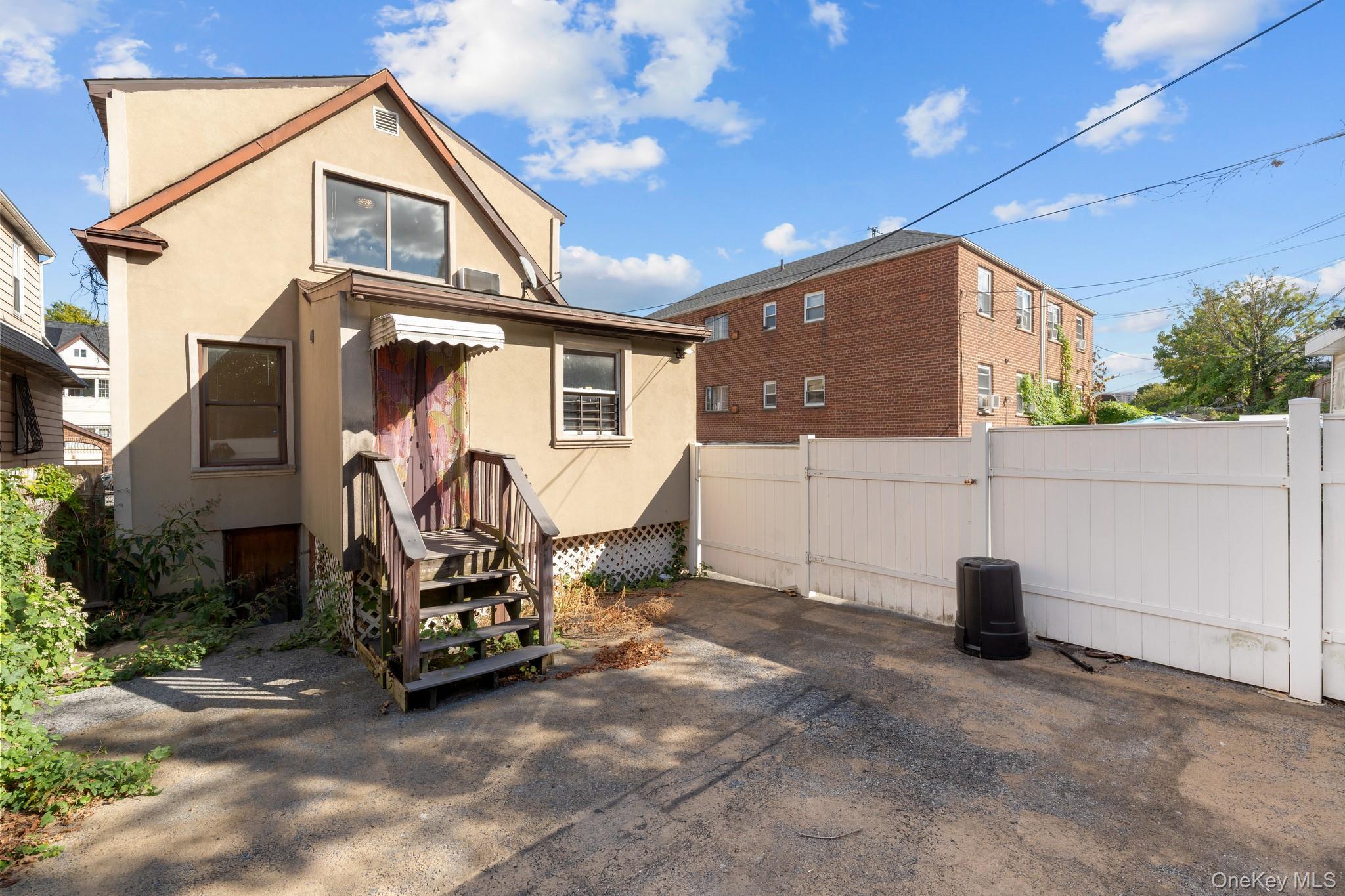 Single Family Virginia  Bronx, NY 10472, MLS-924220-24