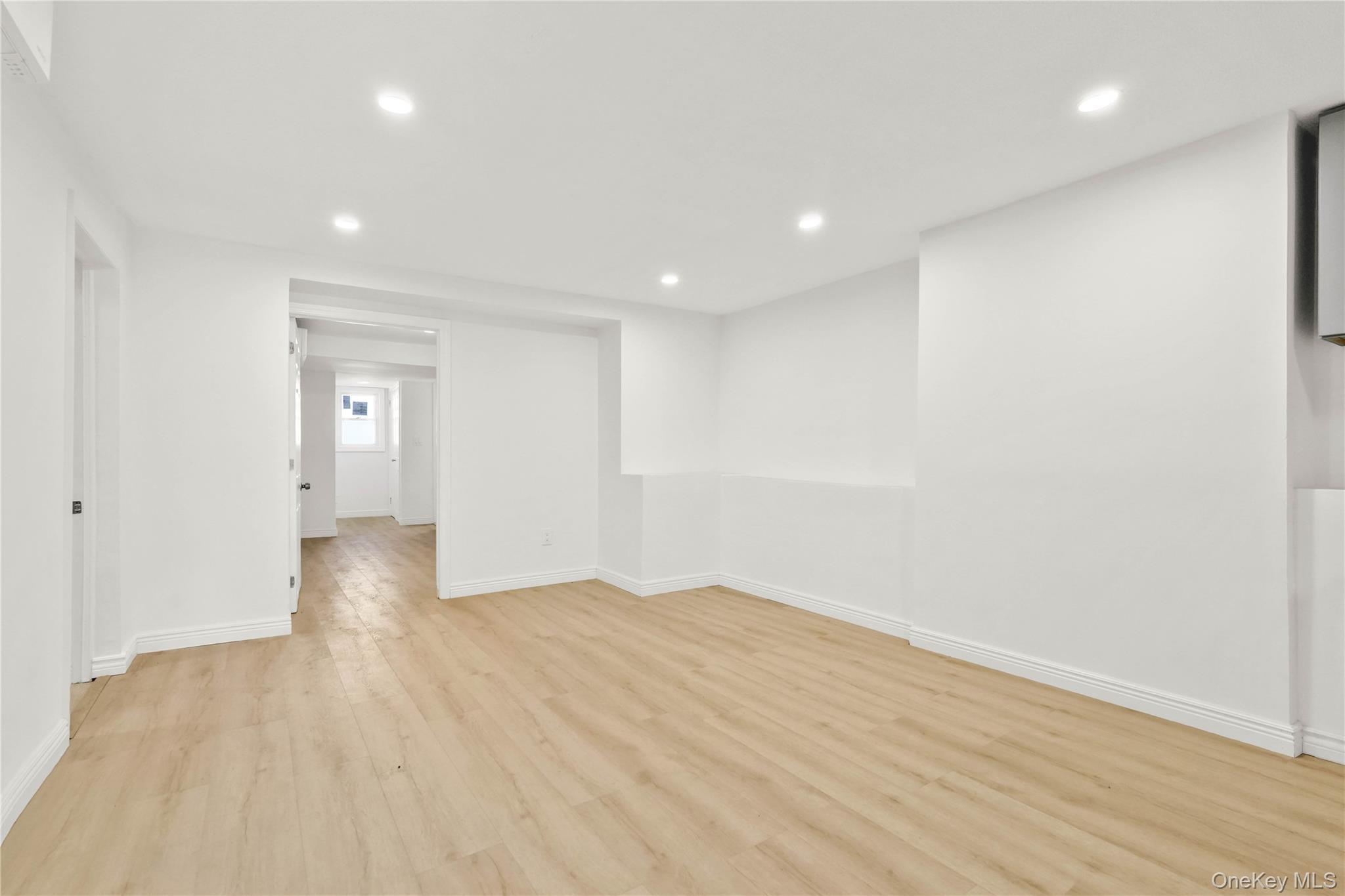 Single Family 37  Queens, NY 11101, MLS-924245-17