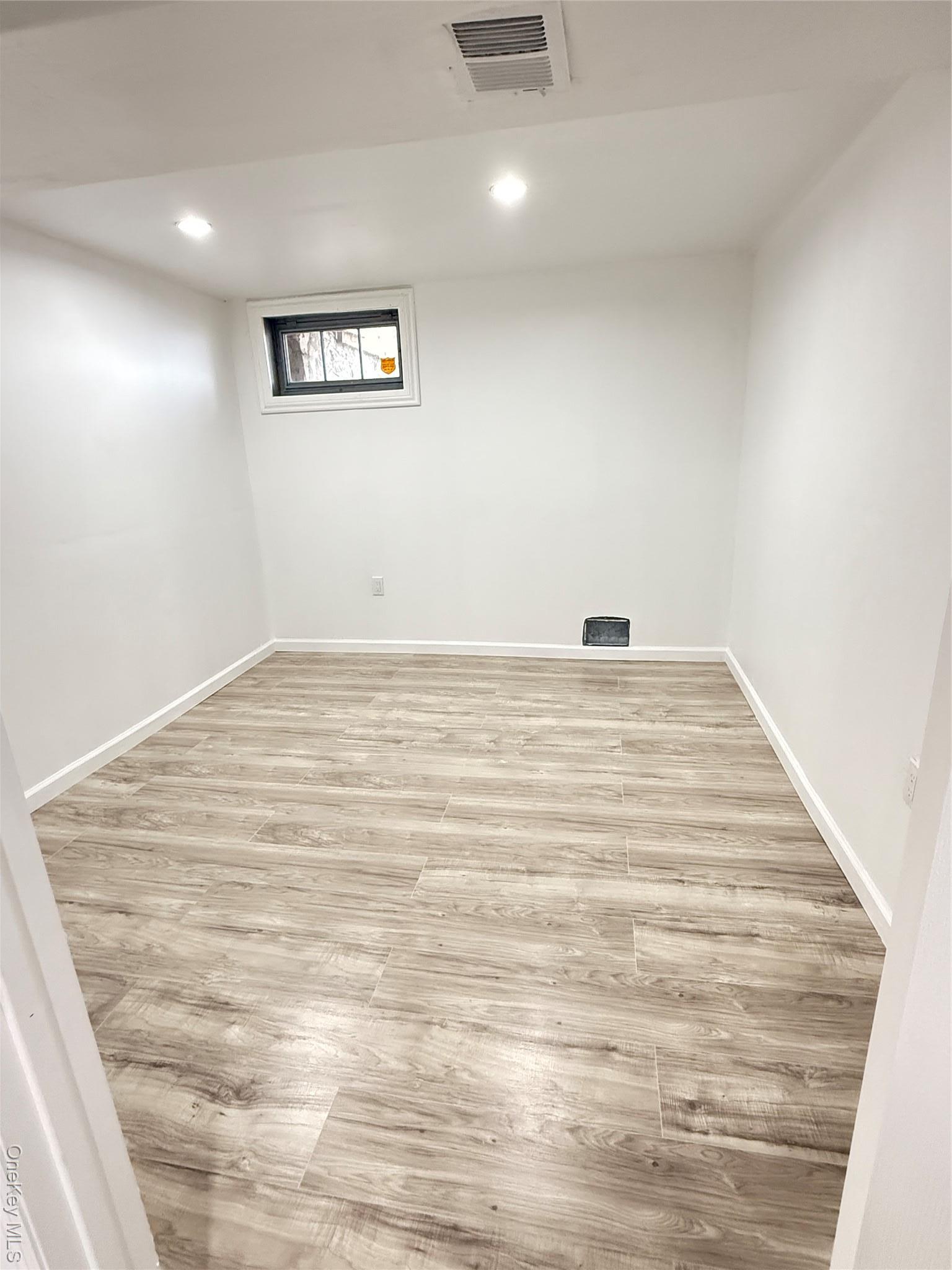 Single Family Wiley  Suffolk County, NY 11717, MLS-924262-15