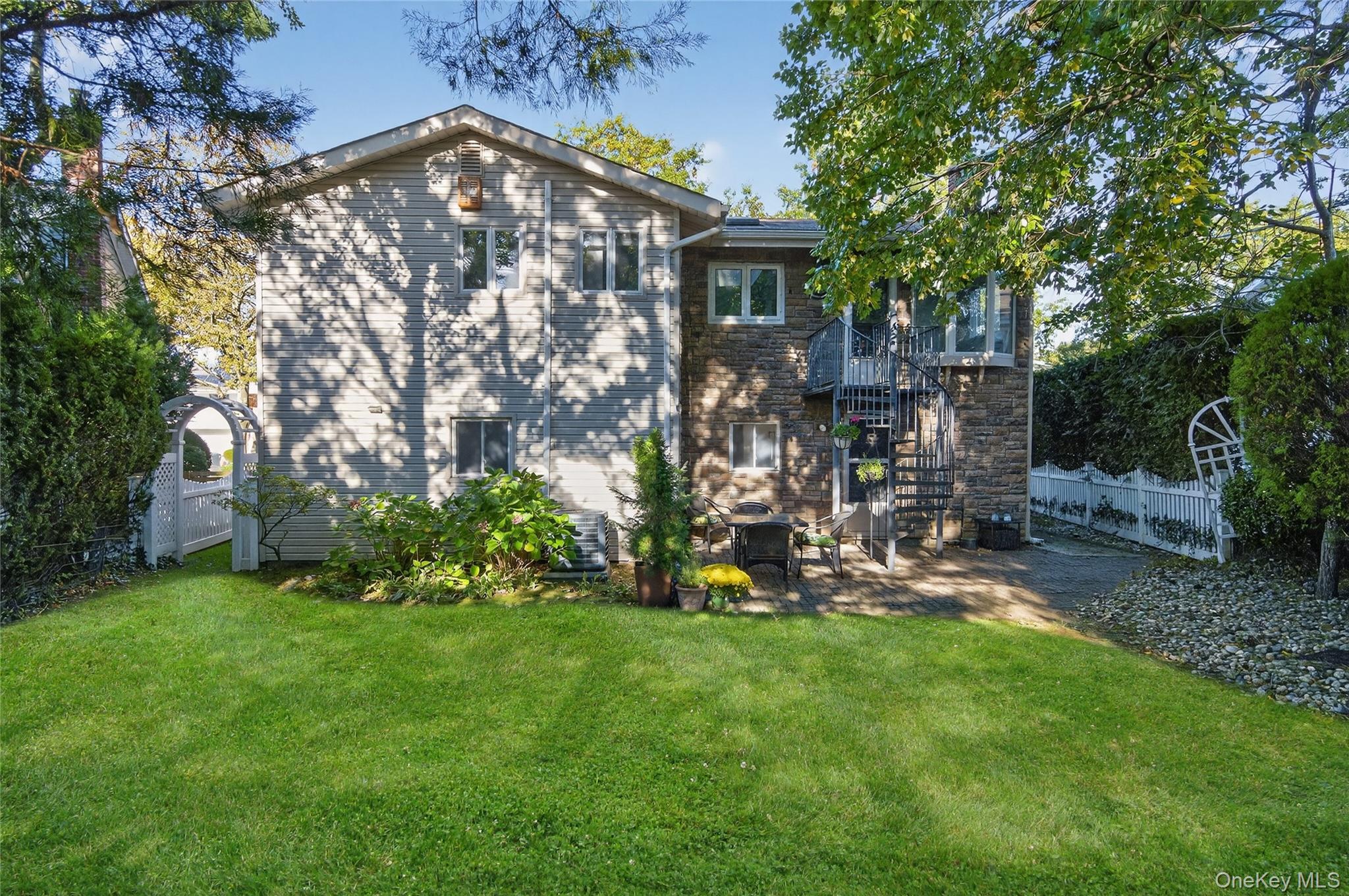 Single Family Fishermans Nassau County, NY 11050, MLS-924274-33