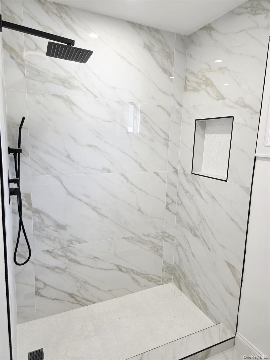 Single Family Midday Suffolk County, NY 11720, MLS-924277-17