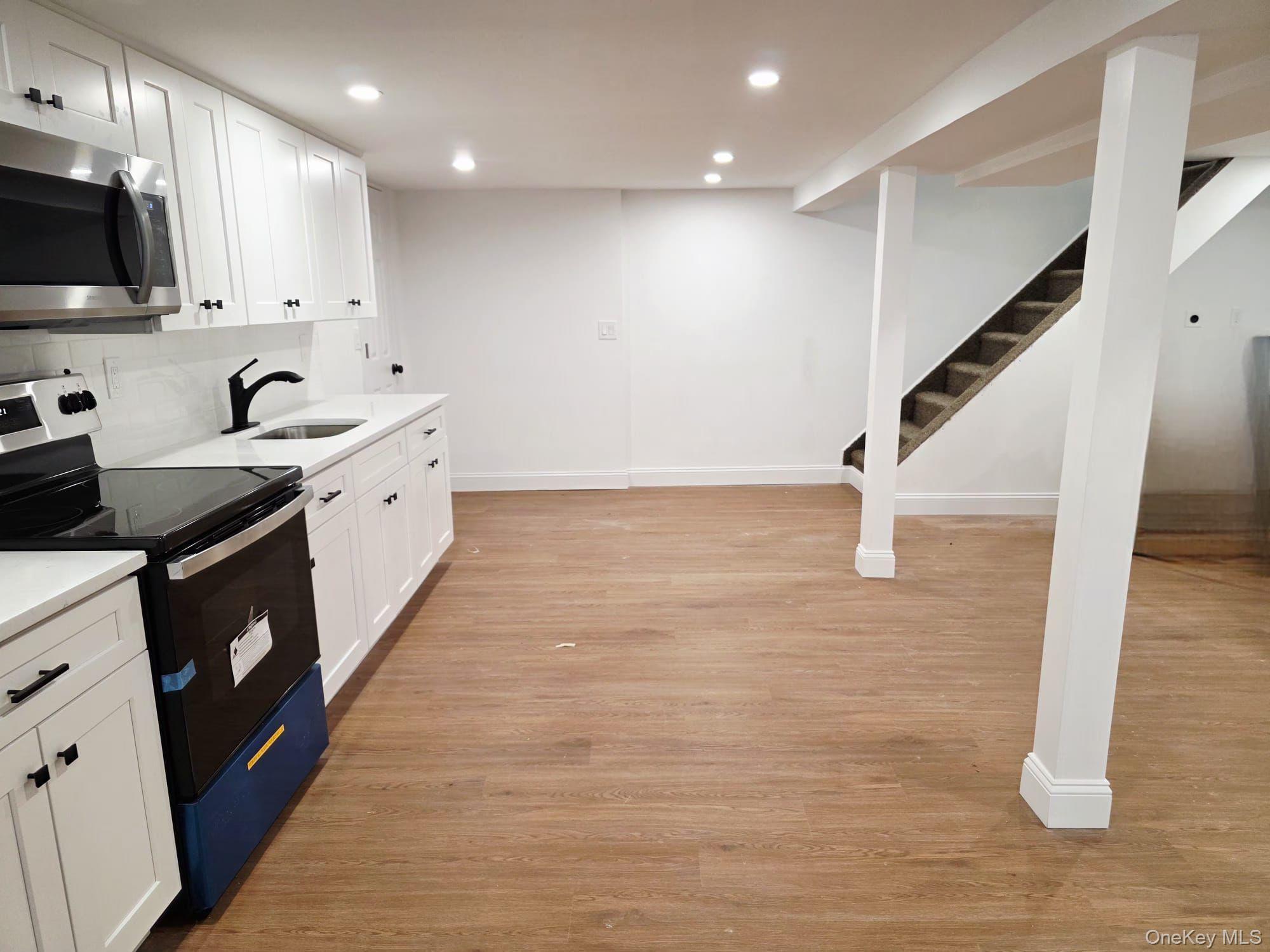 Single Family Midday Suffolk County, NY 11720, MLS-924277-21