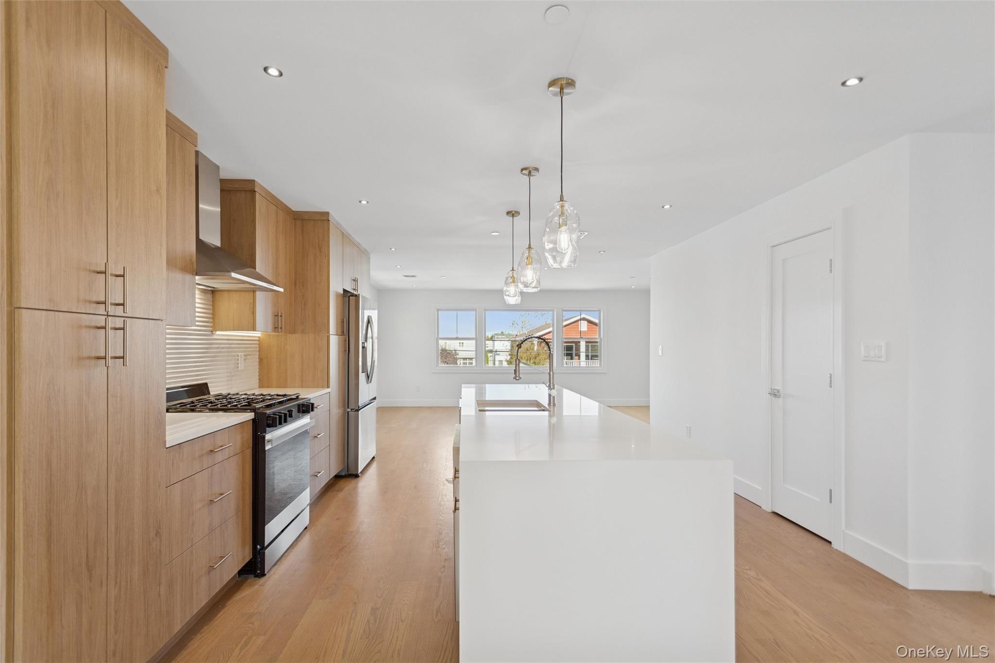 Single Family Kent  Nassau County, NY 11558, MLS-924295-7