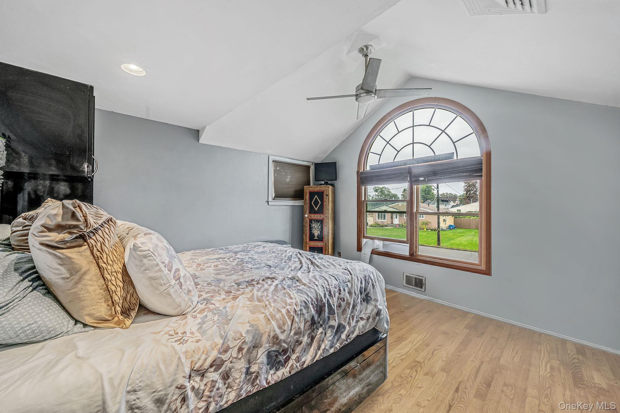 Single Family 2nd Suffolk County, NY 11729, MLS-924308-16