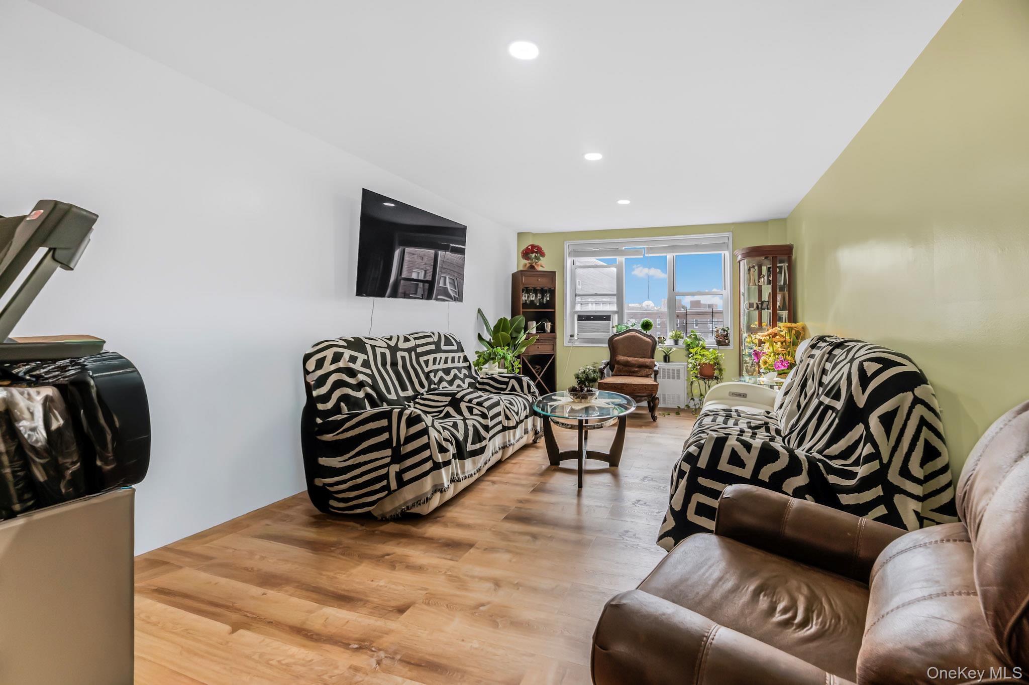 Coop Riverdale  Westchester County, NY 10705, MLS-924330-9