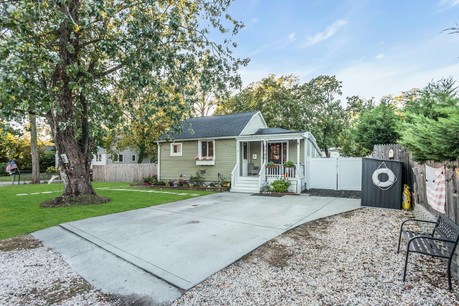 Single Family Franklin  Nassau County, NY 11709, MLS-924335-2